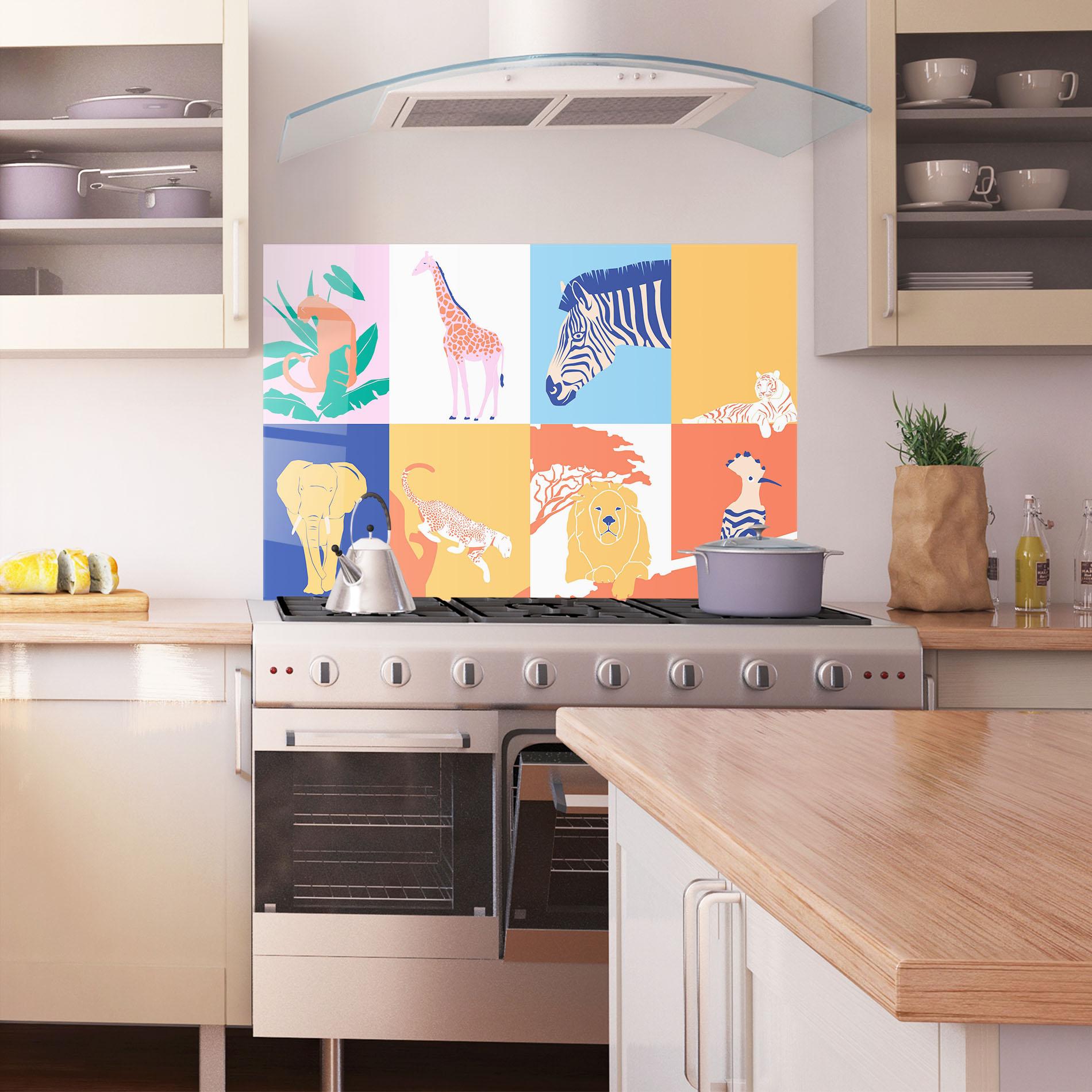 Panou Sticla Bucatarie Wild Life Collage mockup 1