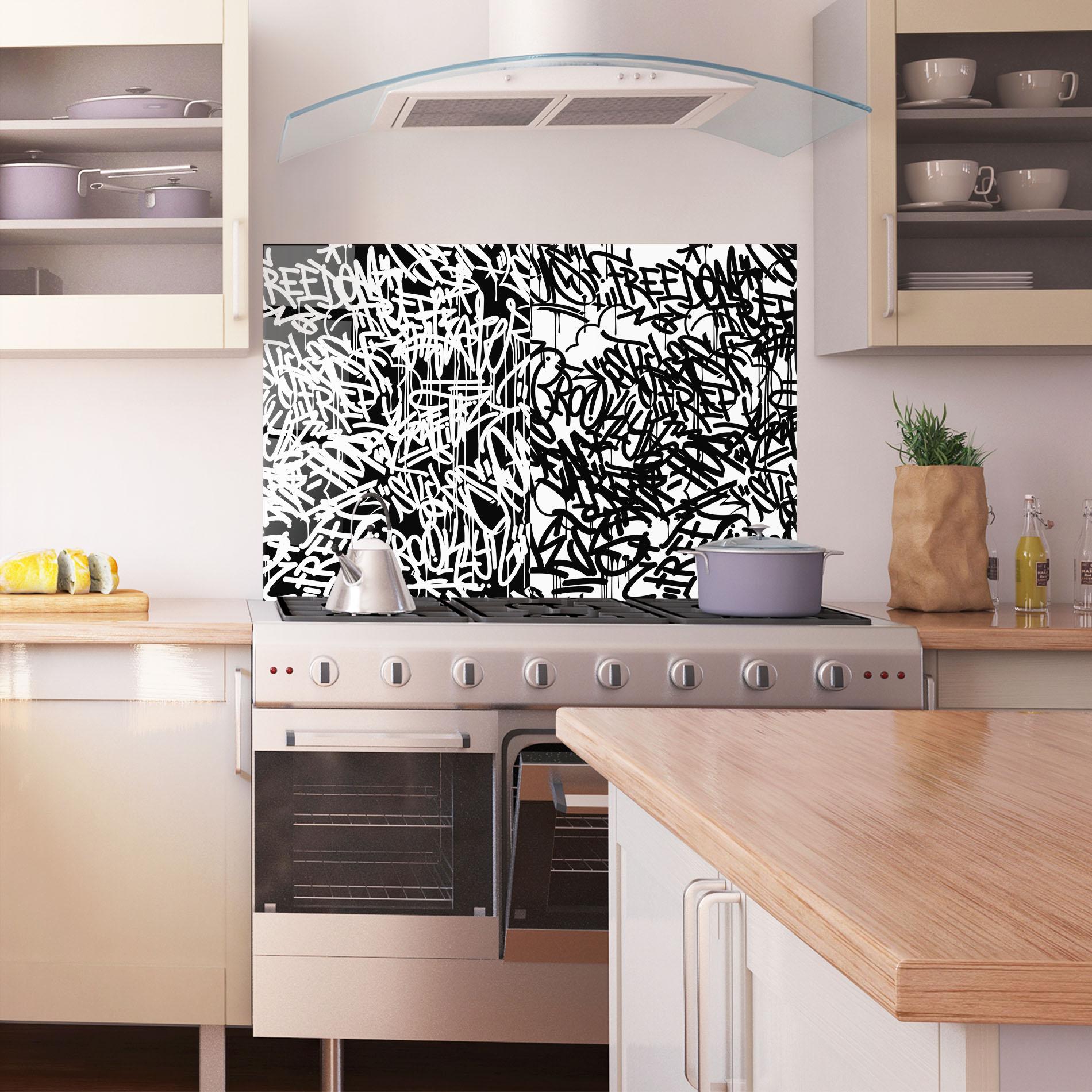 Panou Sticla Bucatarie Black White Graffiti mockup 1