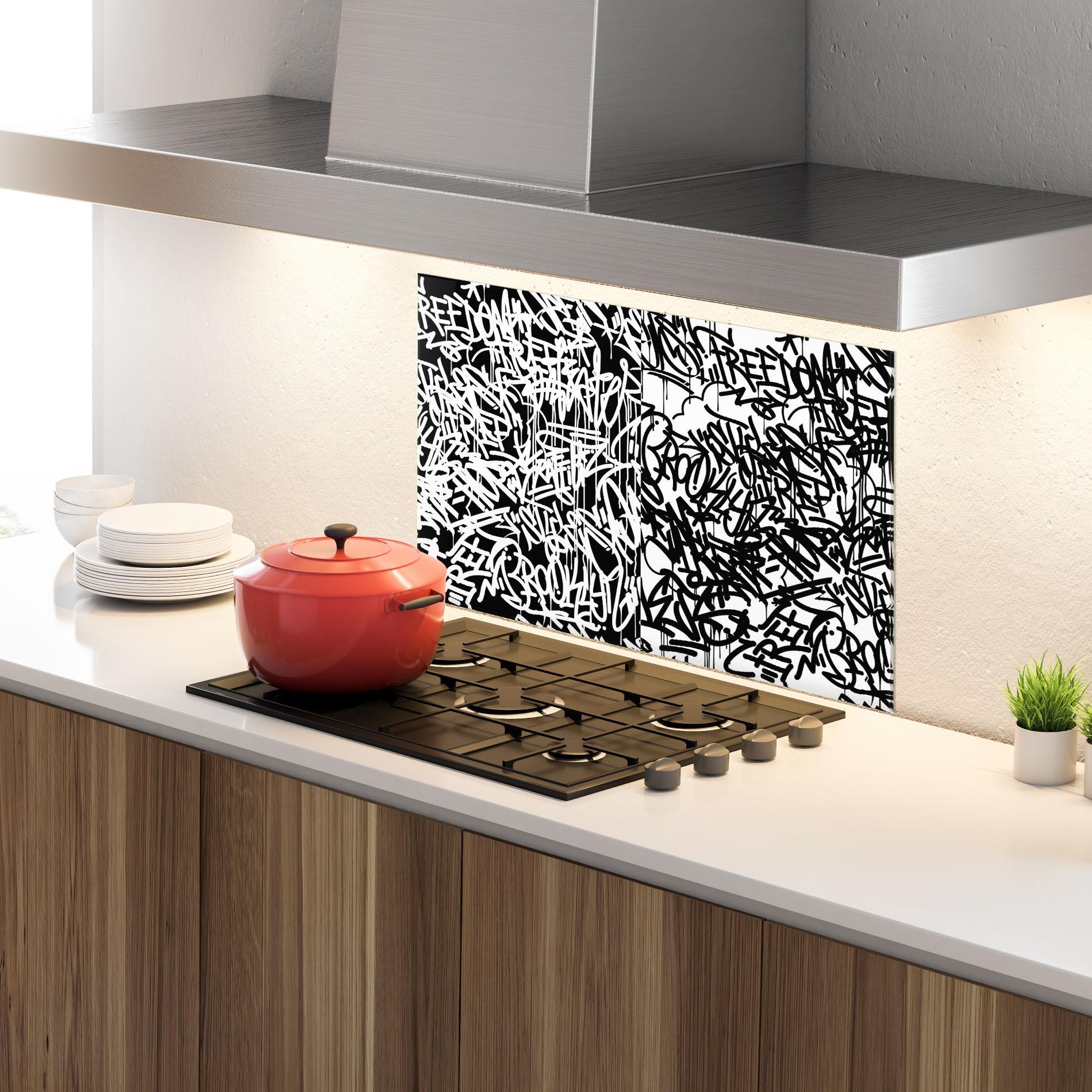 Panou Sticla Bucatarie Black White Graffiti mockup 4