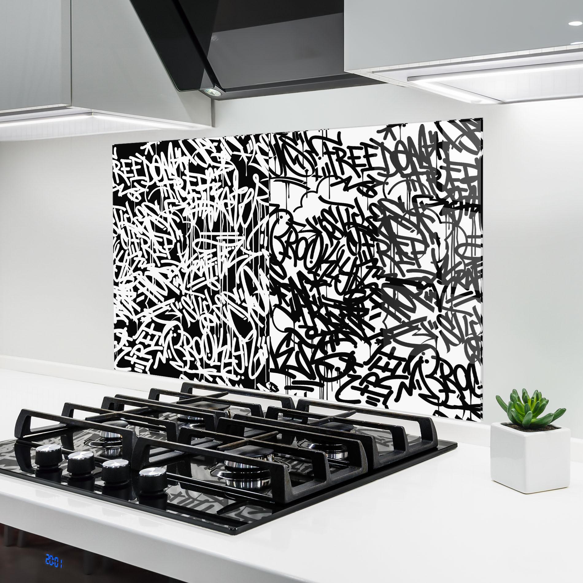 Panou Sticla Bucatarie Black White Graffiti mockup 6