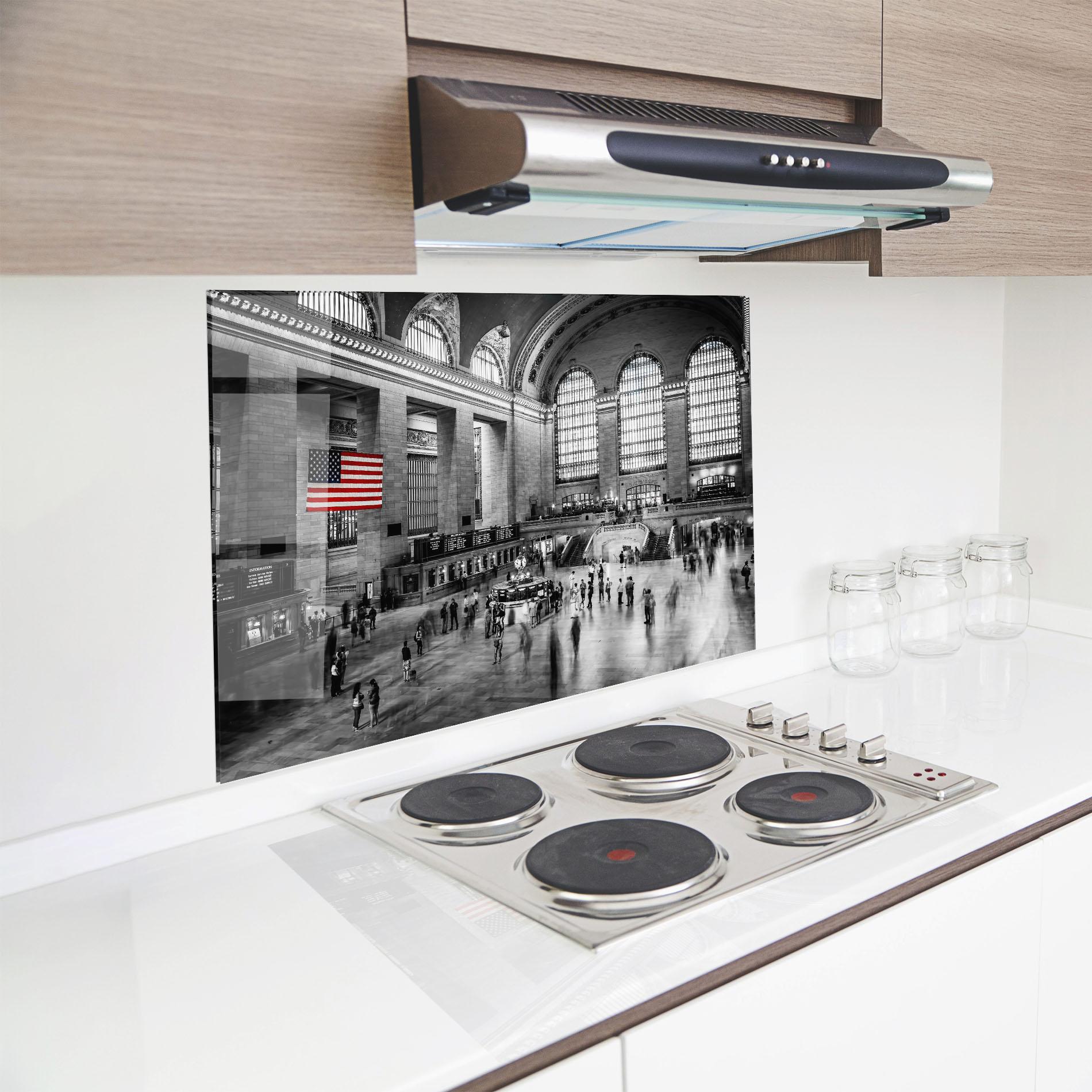 Panou Sticla Bucatarie New York Station mockup 8