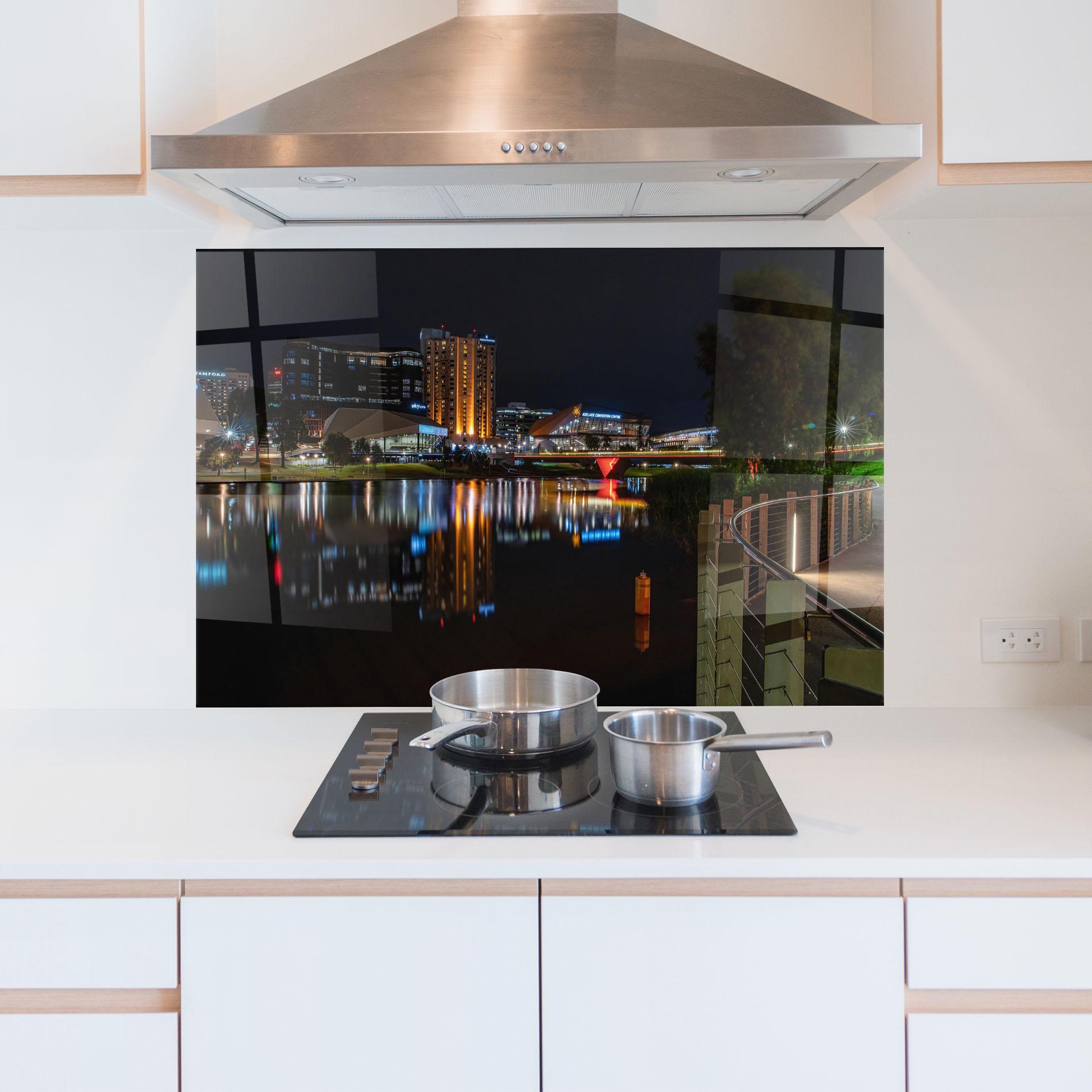 Panou Sticla Bucatarie Australia Night Lake mockup 5