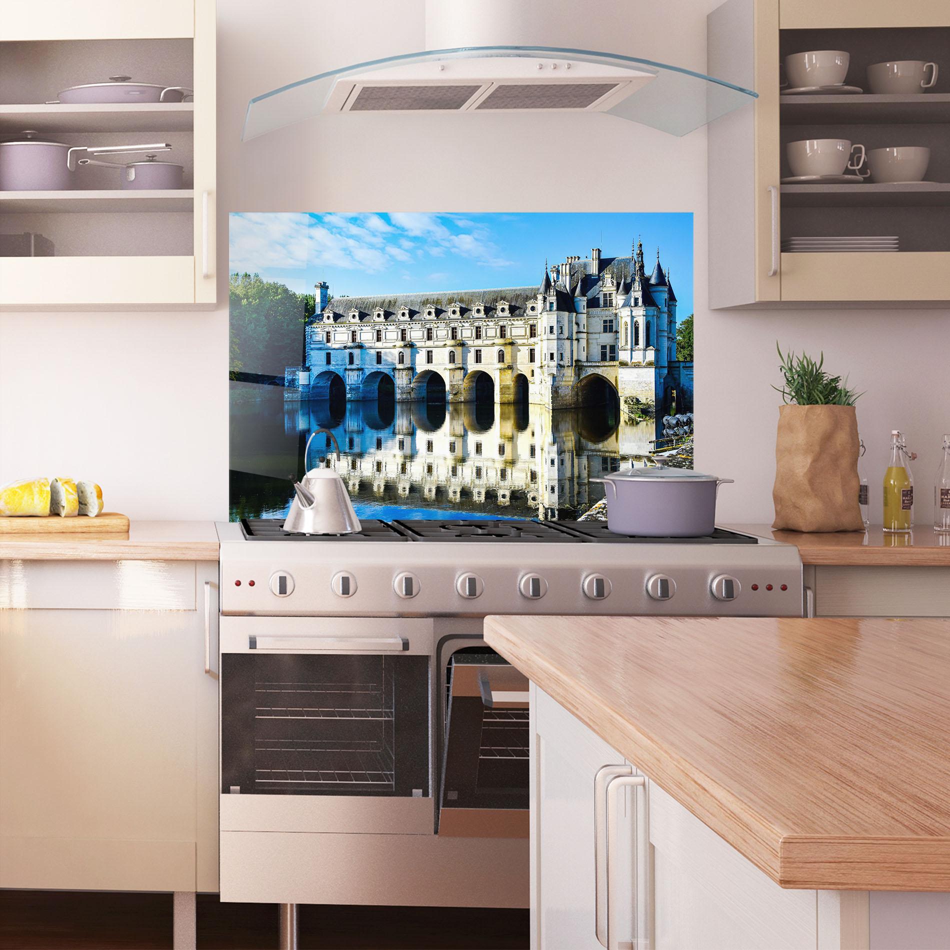 Panou Sticla Bucatarie White Building Reflection mockup 1