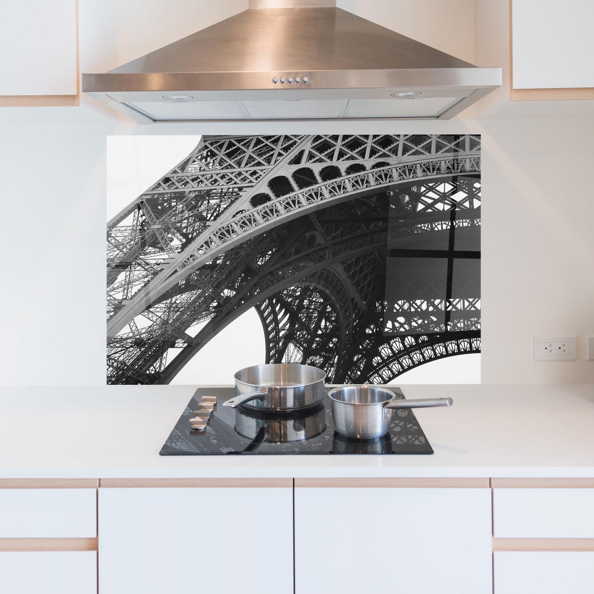 Panou Sticla Bucatarie Grey Eiffel Tower mockup 5