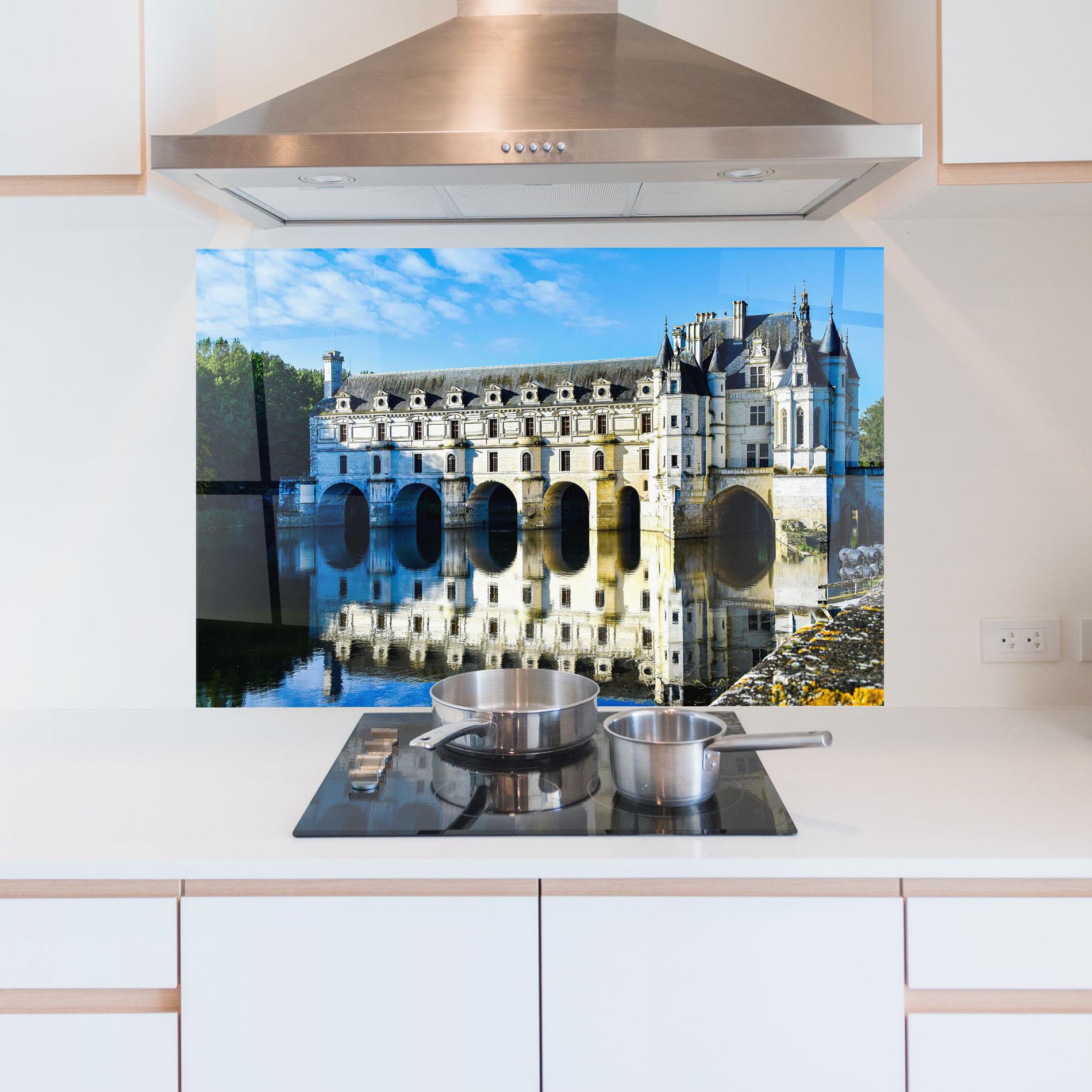 Panou Sticla Bucatarie White Building Reflection mockup 5