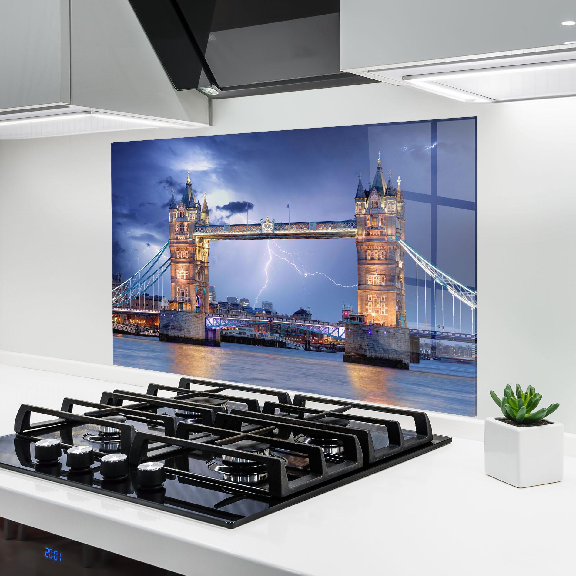 Panou Sticla Bucatarie London Tower Bridge mockup 6