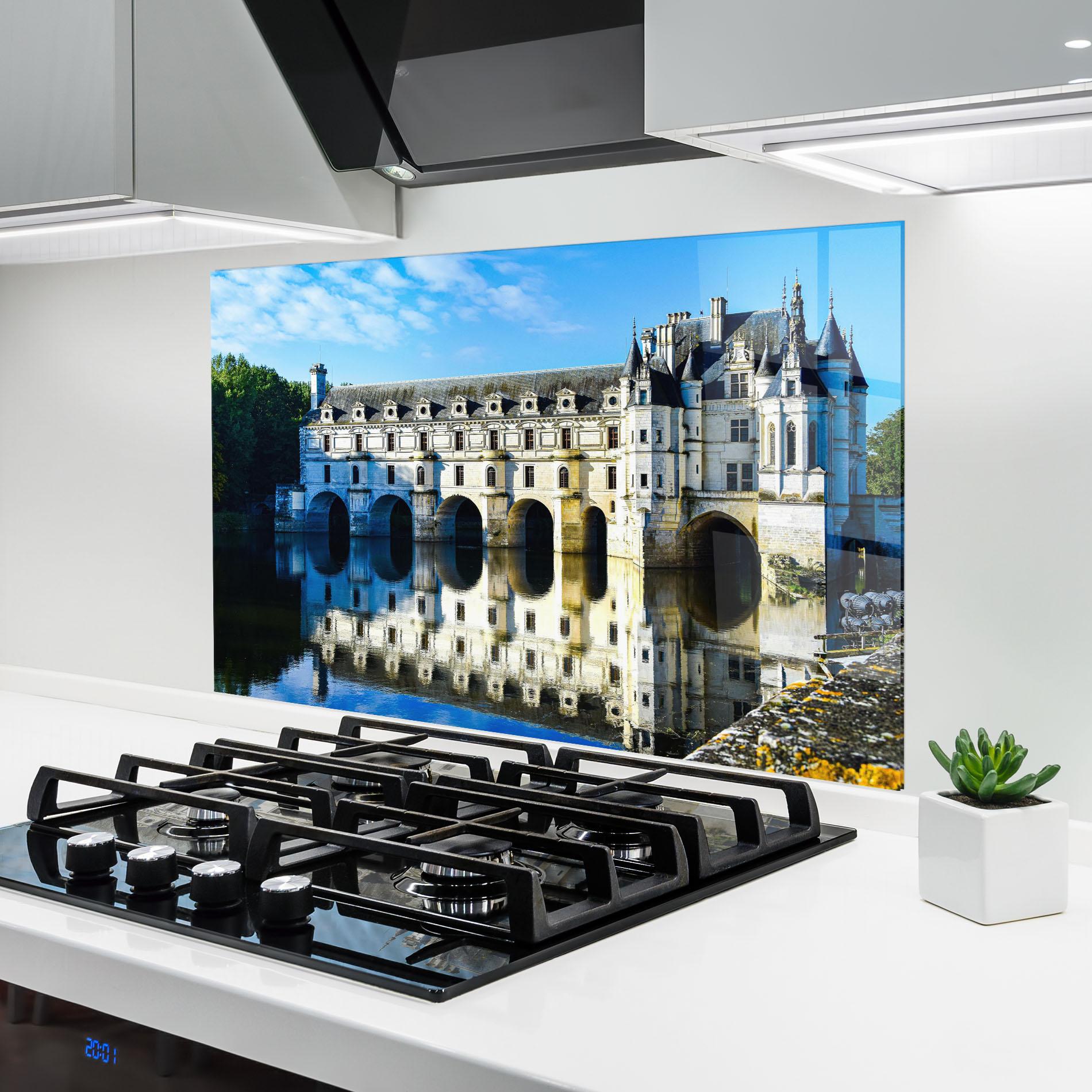 Panou Sticla Bucatarie White Building Reflection mockup 6