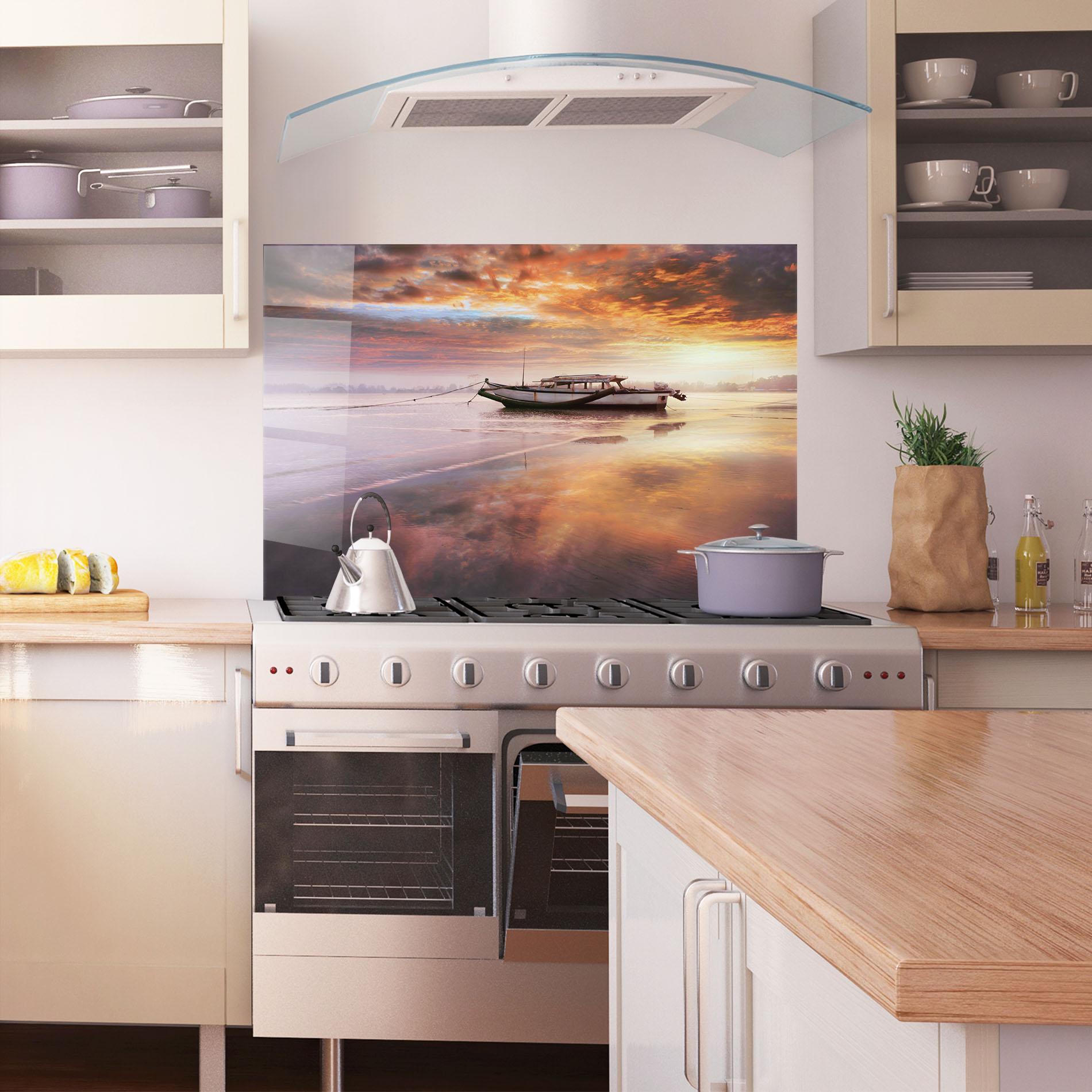 Panou Sticla Bucatarie Beauty Boat Sunrise mockup 1