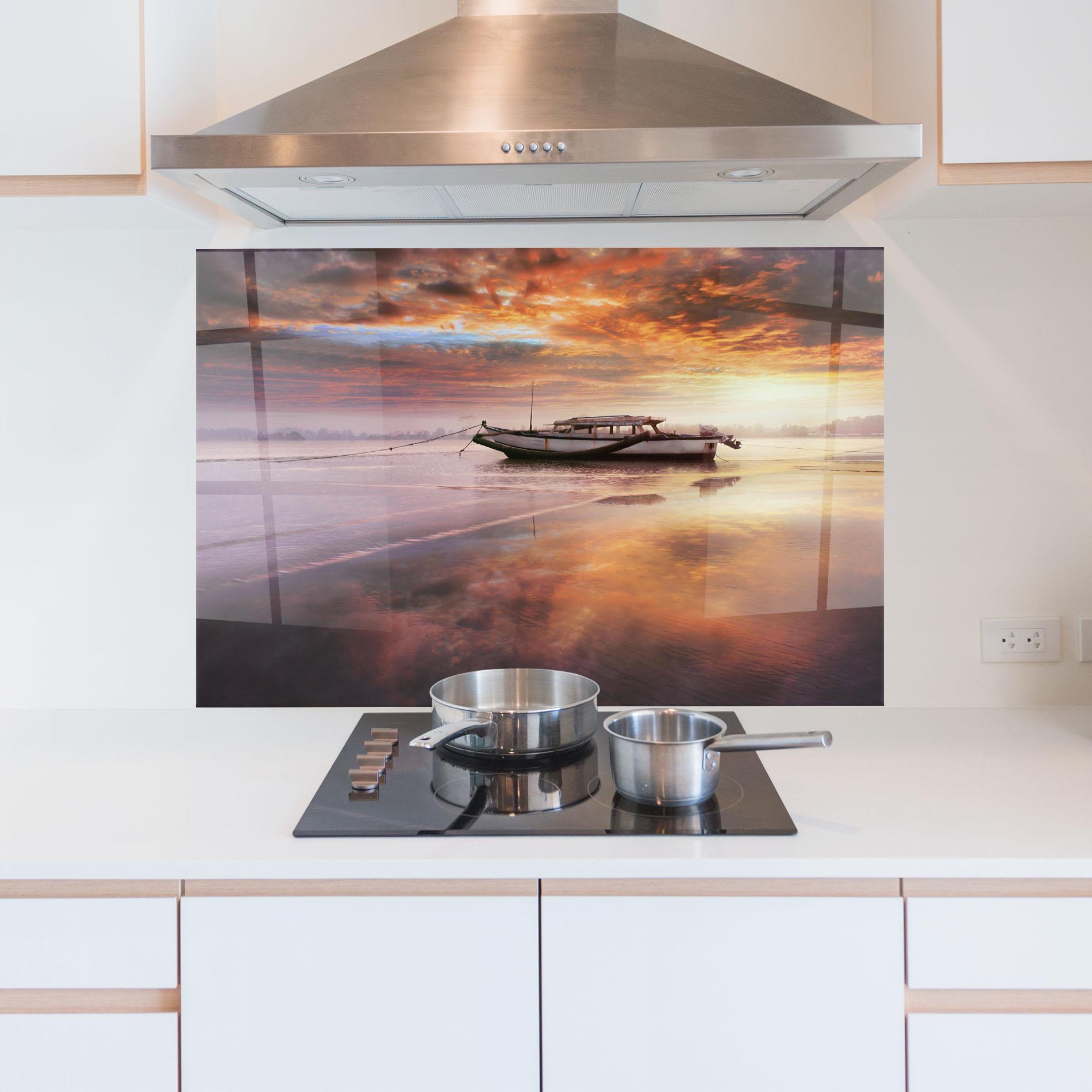 Panou Sticla Bucatarie Beauty Boat Sunrise mockup 5