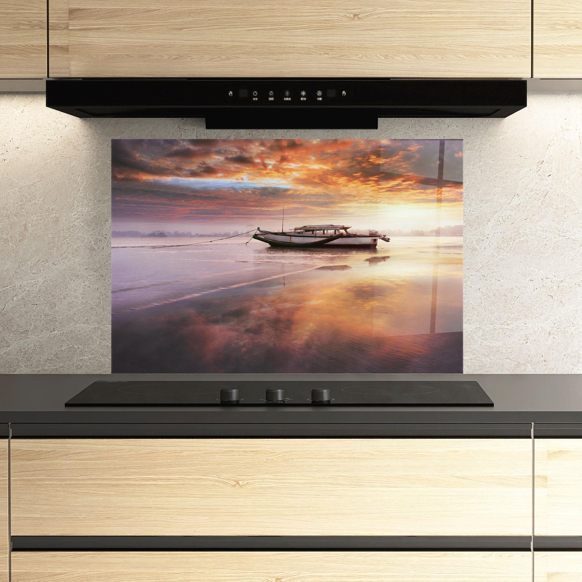 Panou Sticla Bucatarie Beauty Boat Sunrise mockup 3