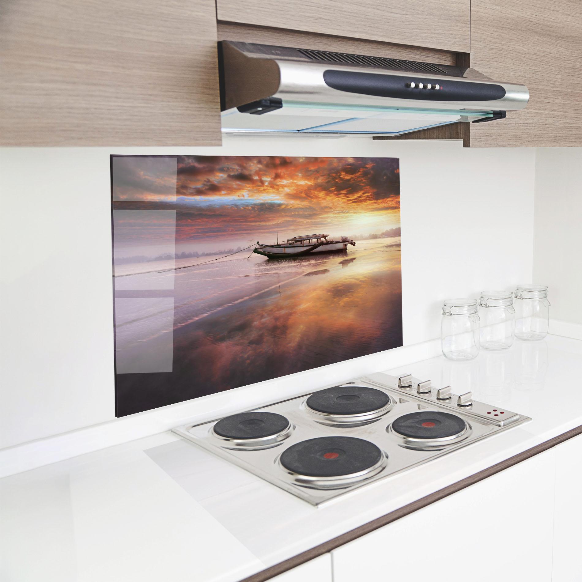 Panou Sticla Bucatarie Beauty Boat Sunrise mockup 8