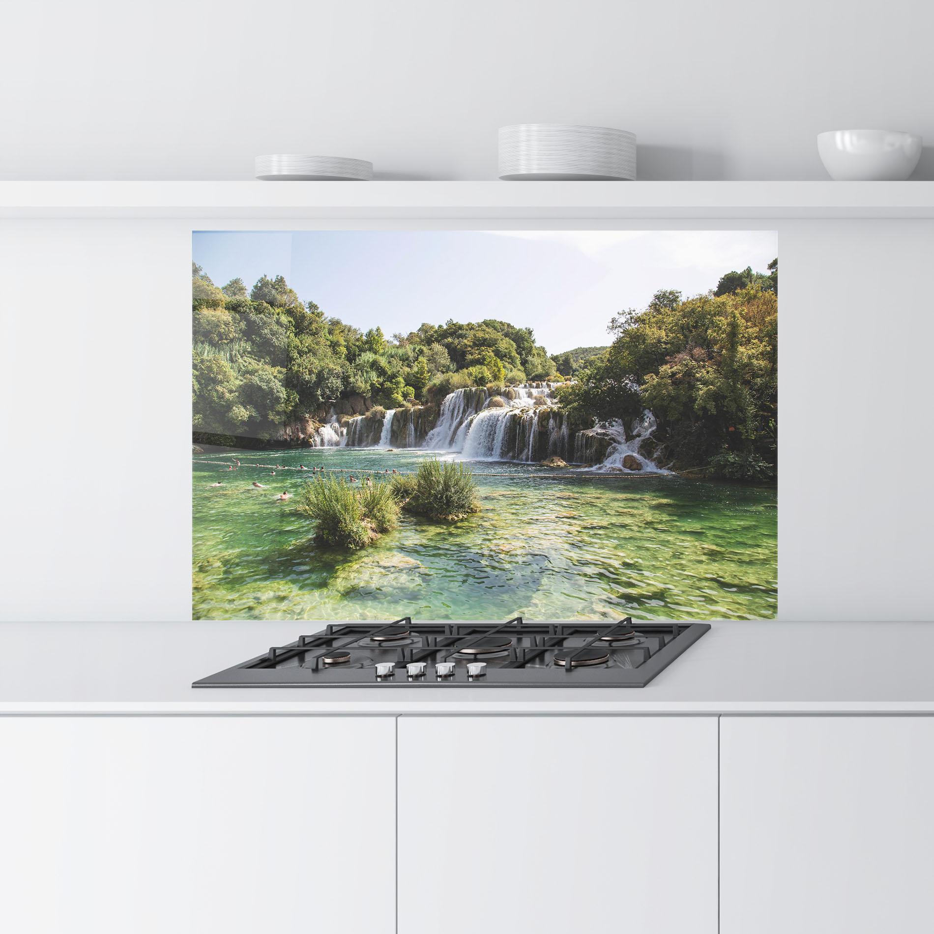 Panou Sticla Bucatarie Green Waterfall mockup 9