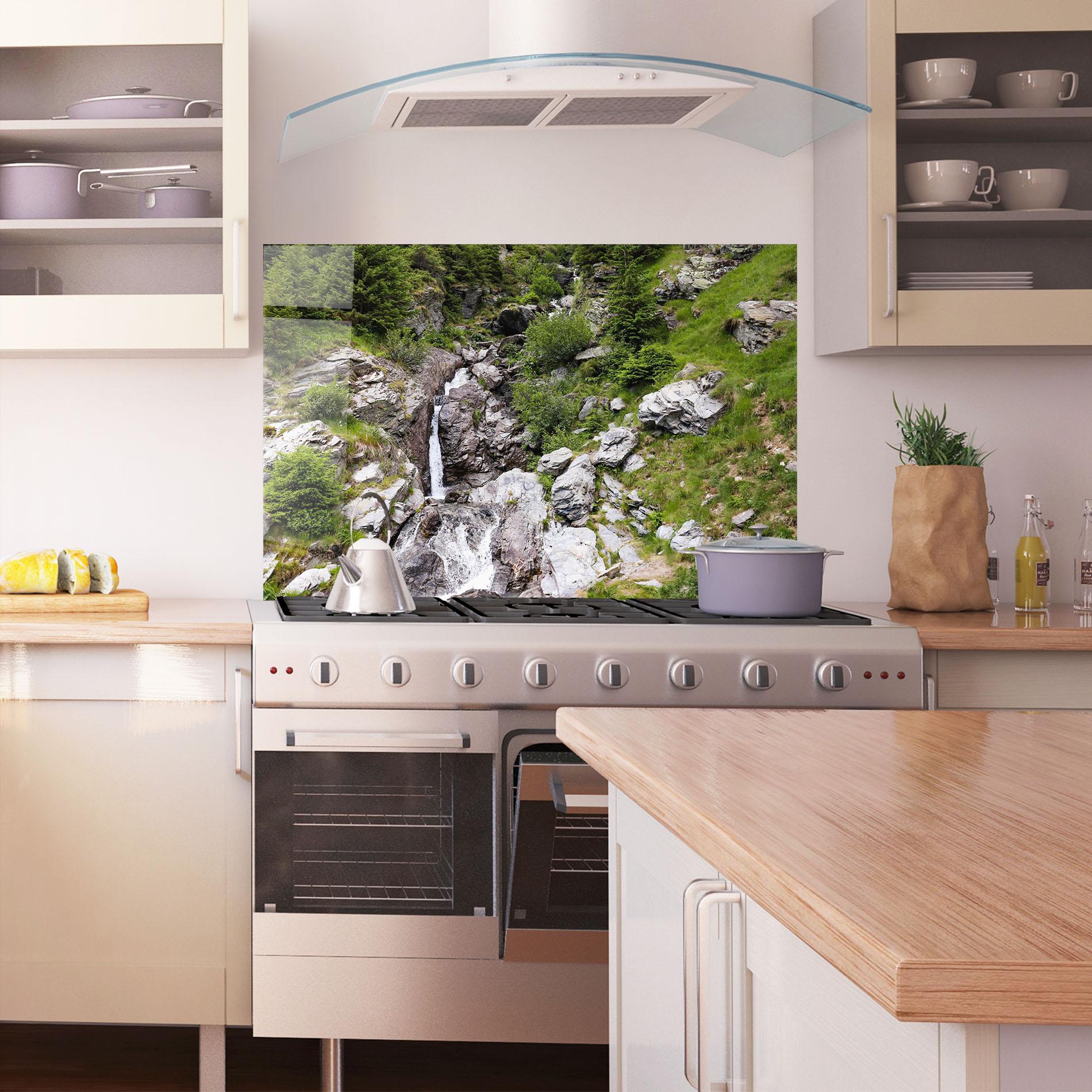 Panou Sticla Bucatarie Small Waterfall mockup 1