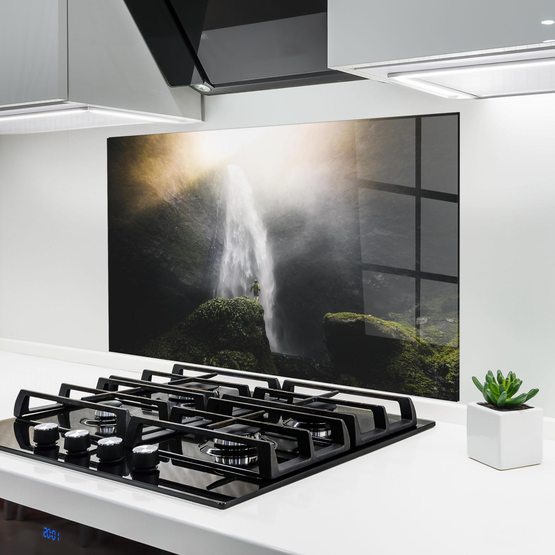 Panou Sticla Bucatarie Green Man Waterfall mockup 6