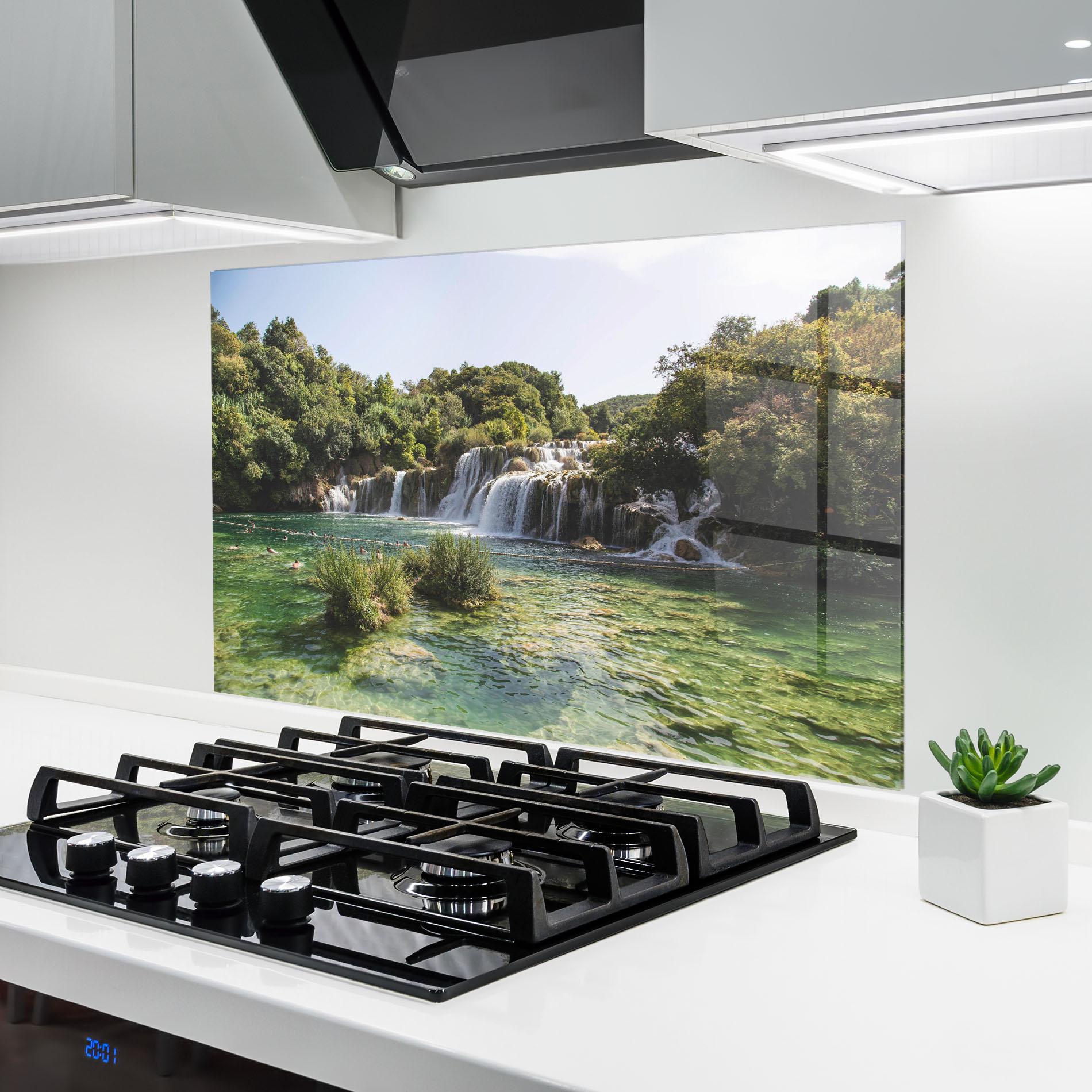 Panou Sticla Bucatarie Green Waterfall mockup 6