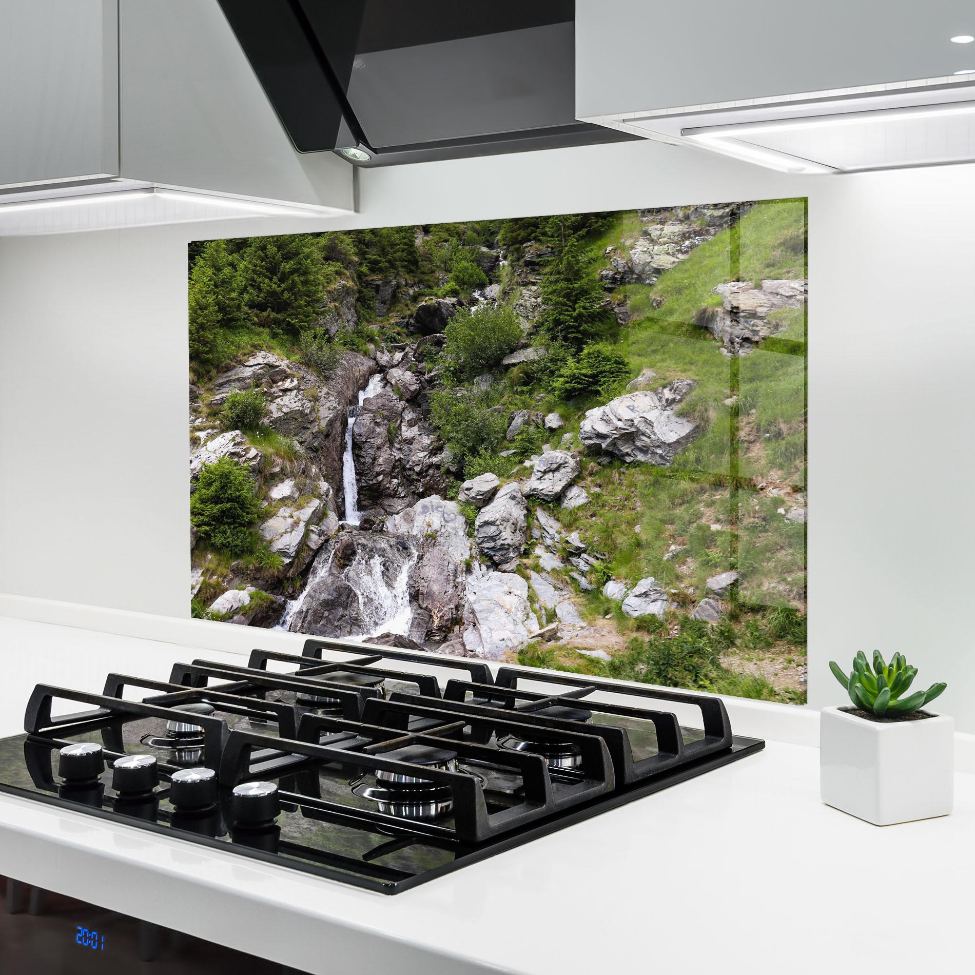 Panou Sticla Bucatarie Small Waterfall mockup 6