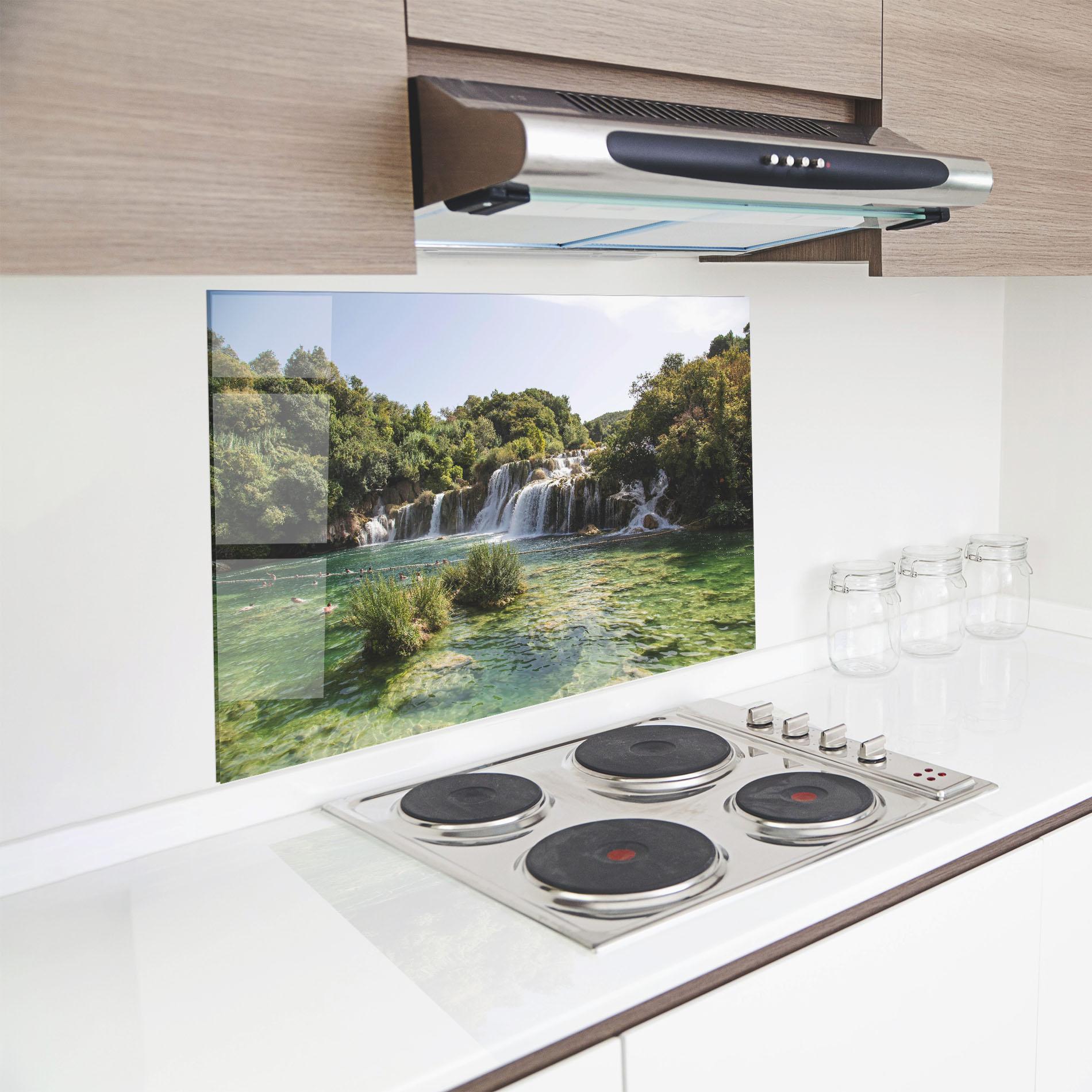 Panou Sticla Bucatarie Green Waterfall mockup 8