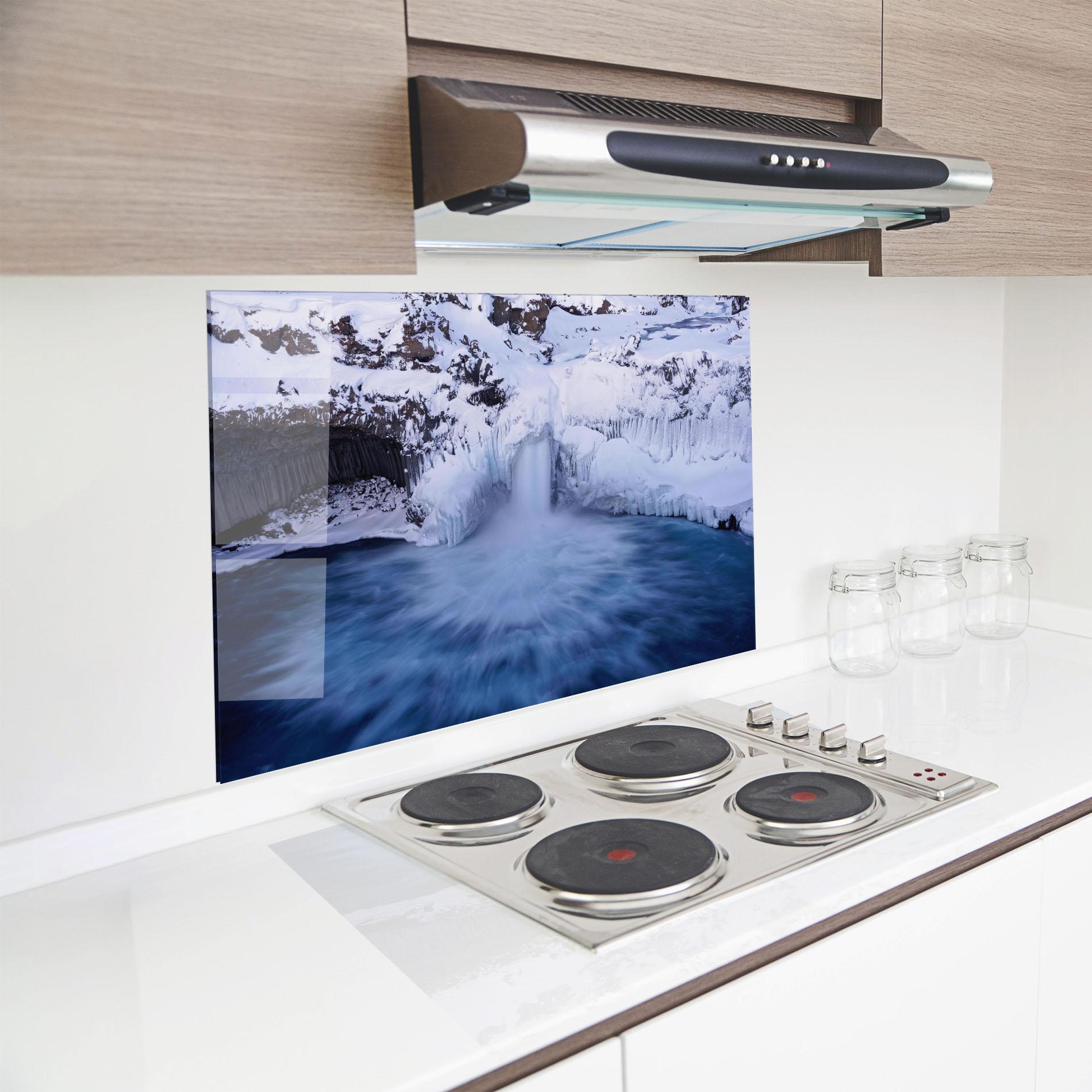 Panou Sticla Bucatarie Snow Waterfall mockup 8