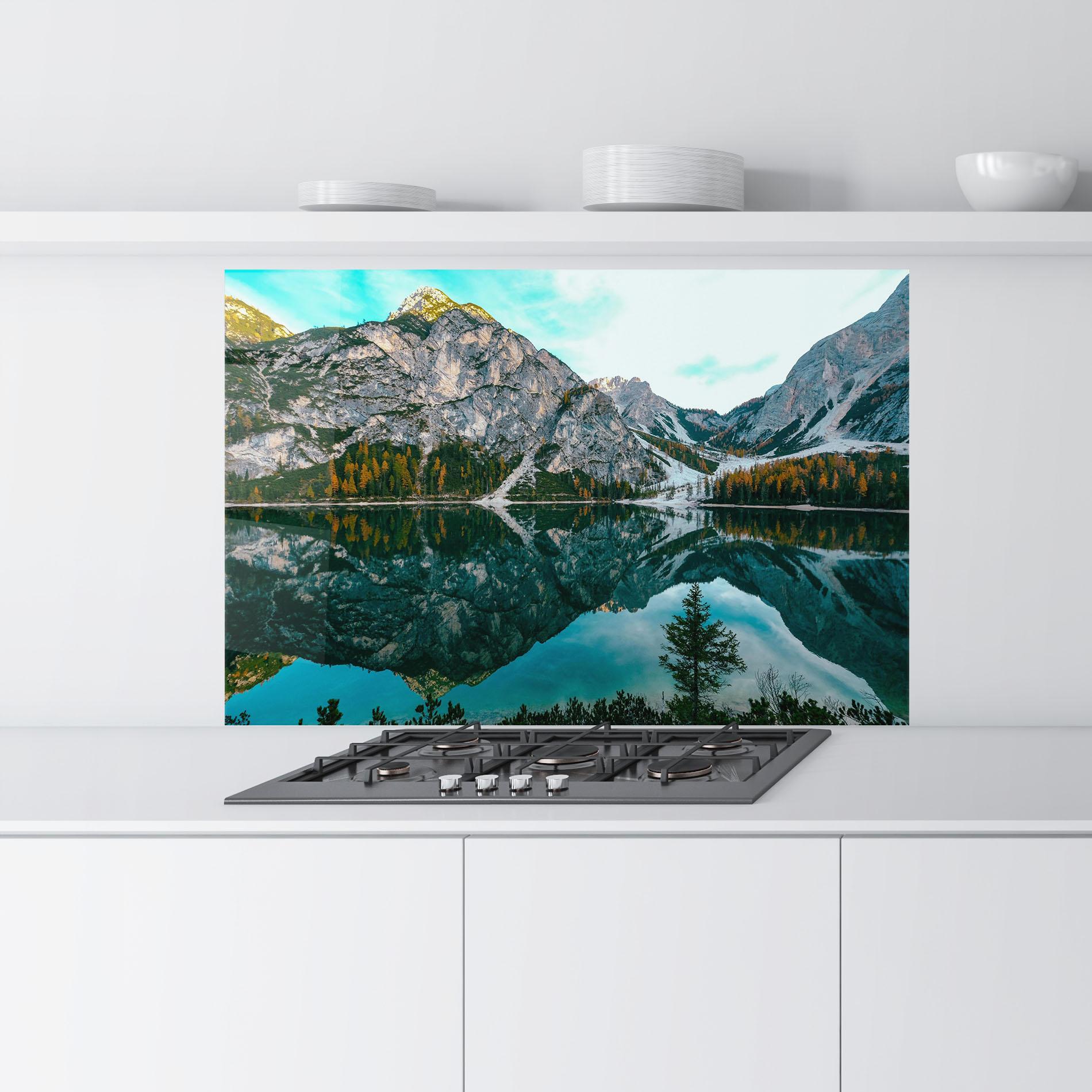 Panou Sticla Bucatarie Mountain Nice Lake mockup 9