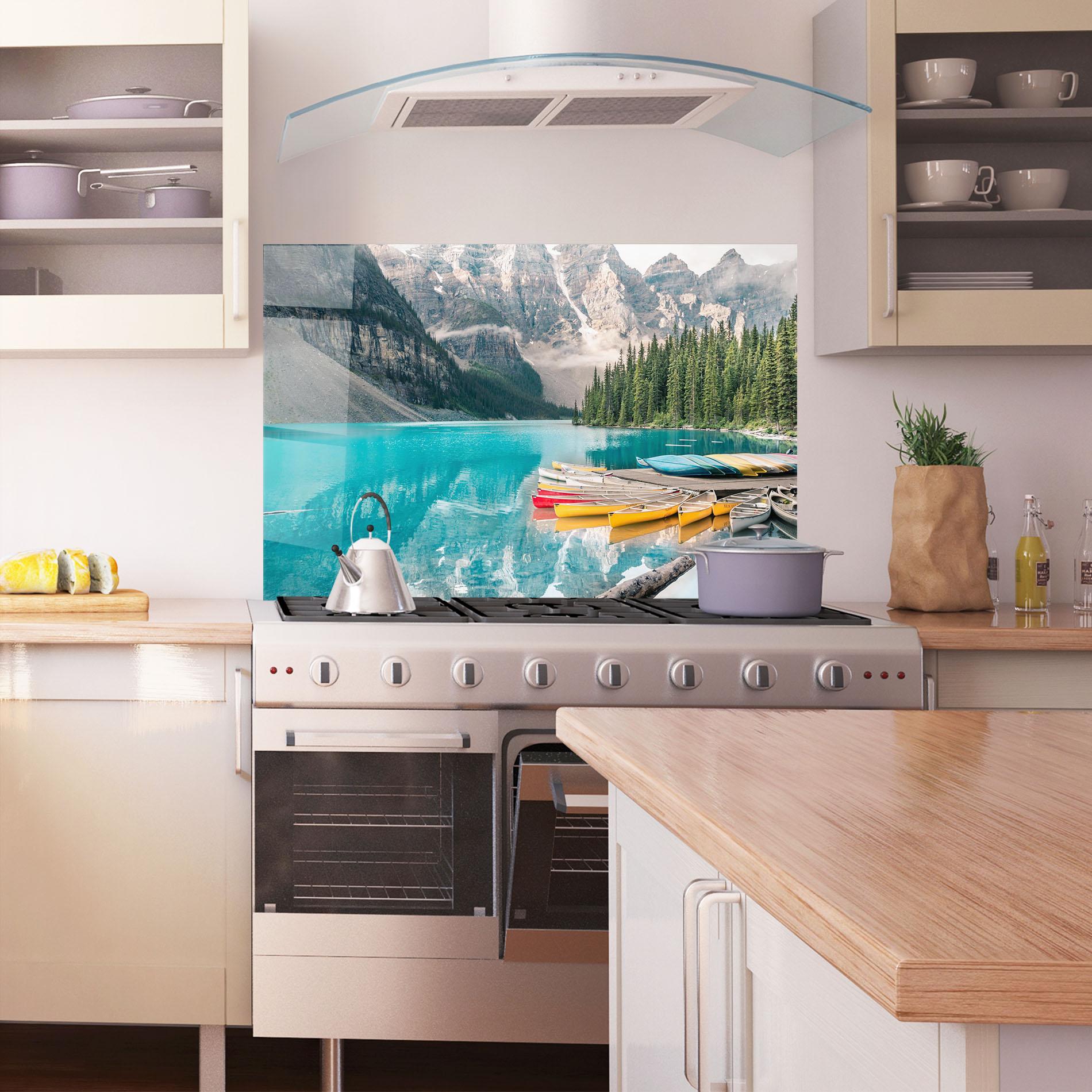 Panou Sticla Bucatarie Beautiful Moraine Lake mockup 1