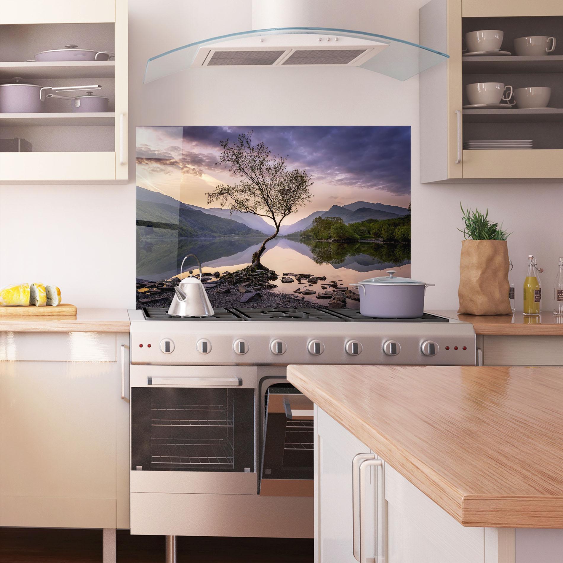 Panou Sticla Bucatarie Lone Tree mockup 1