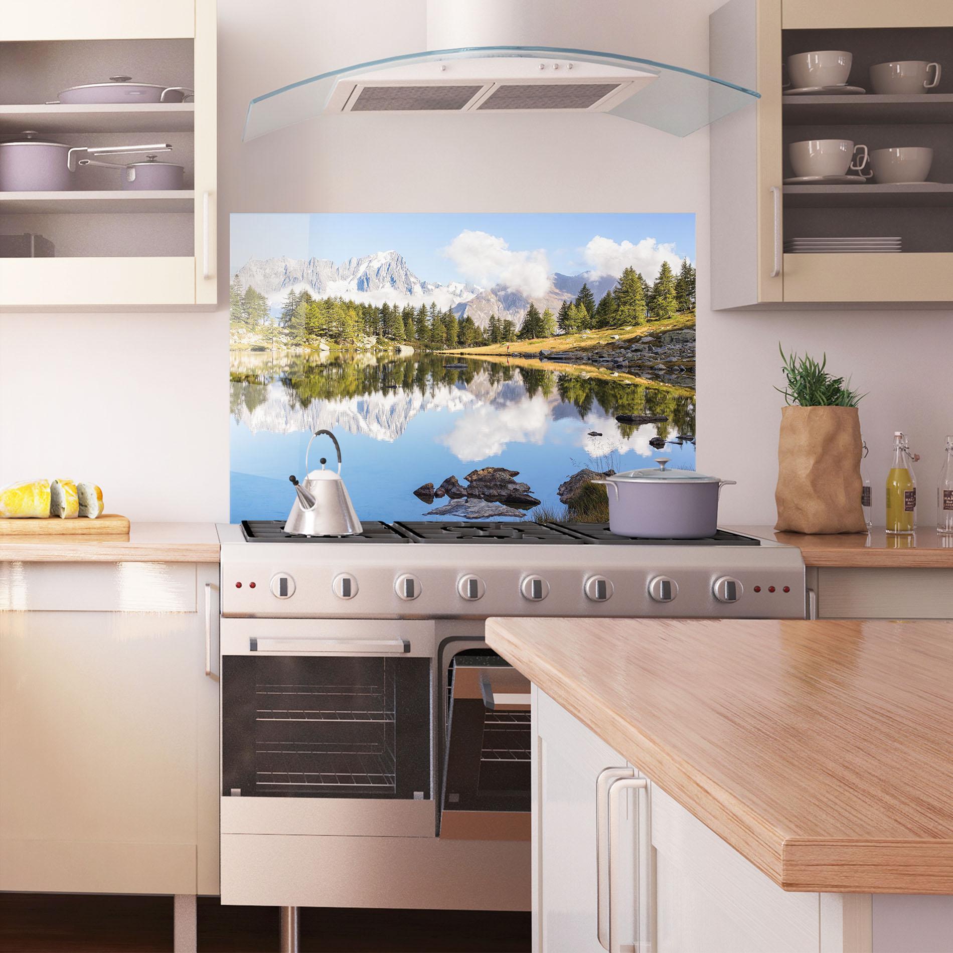 Panou Sticla Bucatarie Mountain Reflection mockup 1