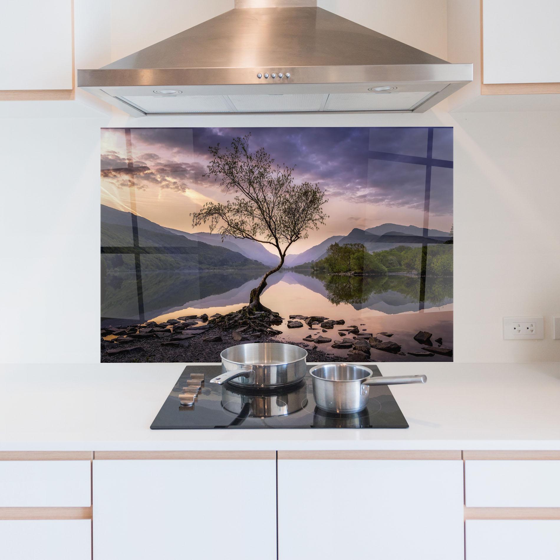 Panou Sticla Bucatarie Lone Tree mockup 5