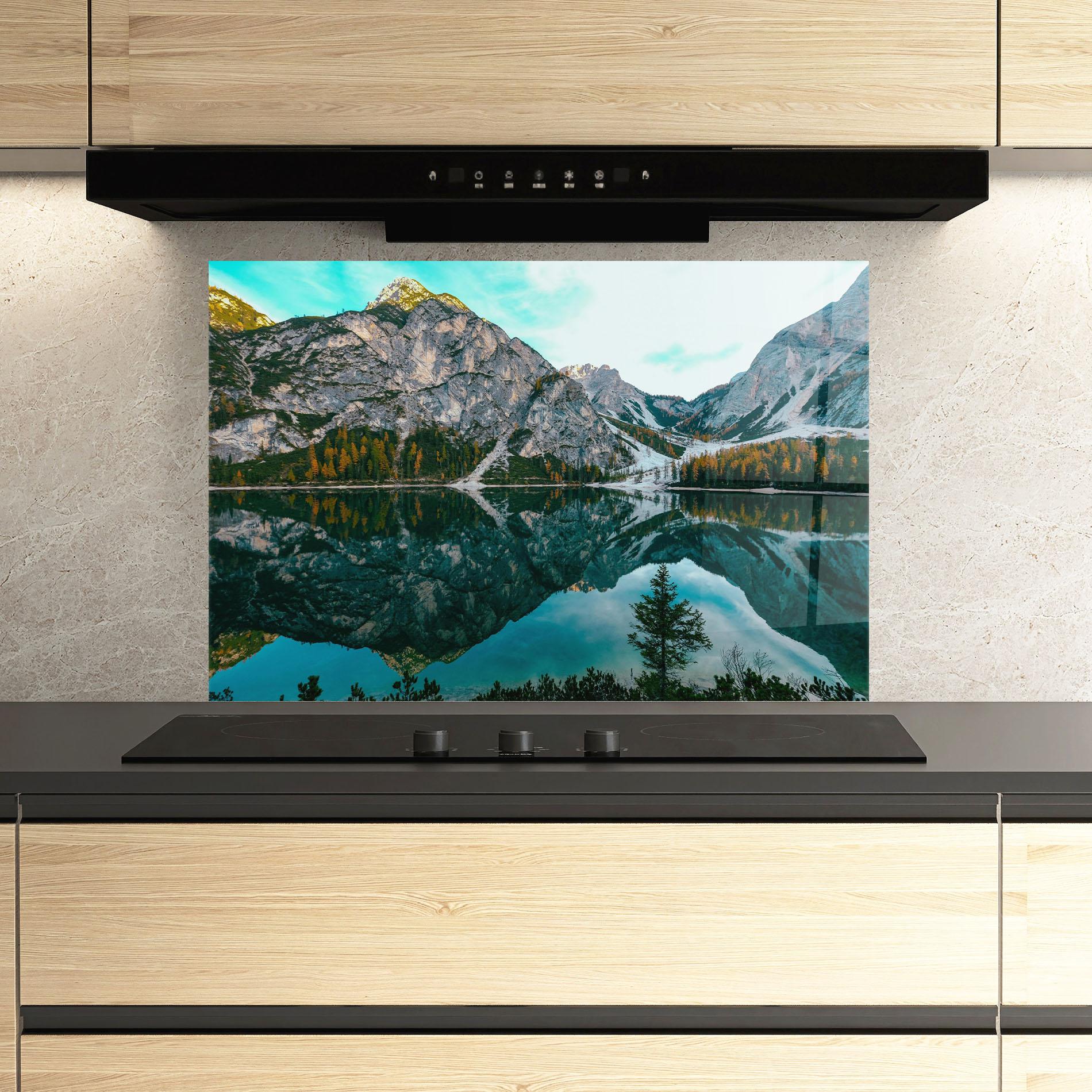 Panou Sticla Bucatarie Mountain Nice Lake mockup 3