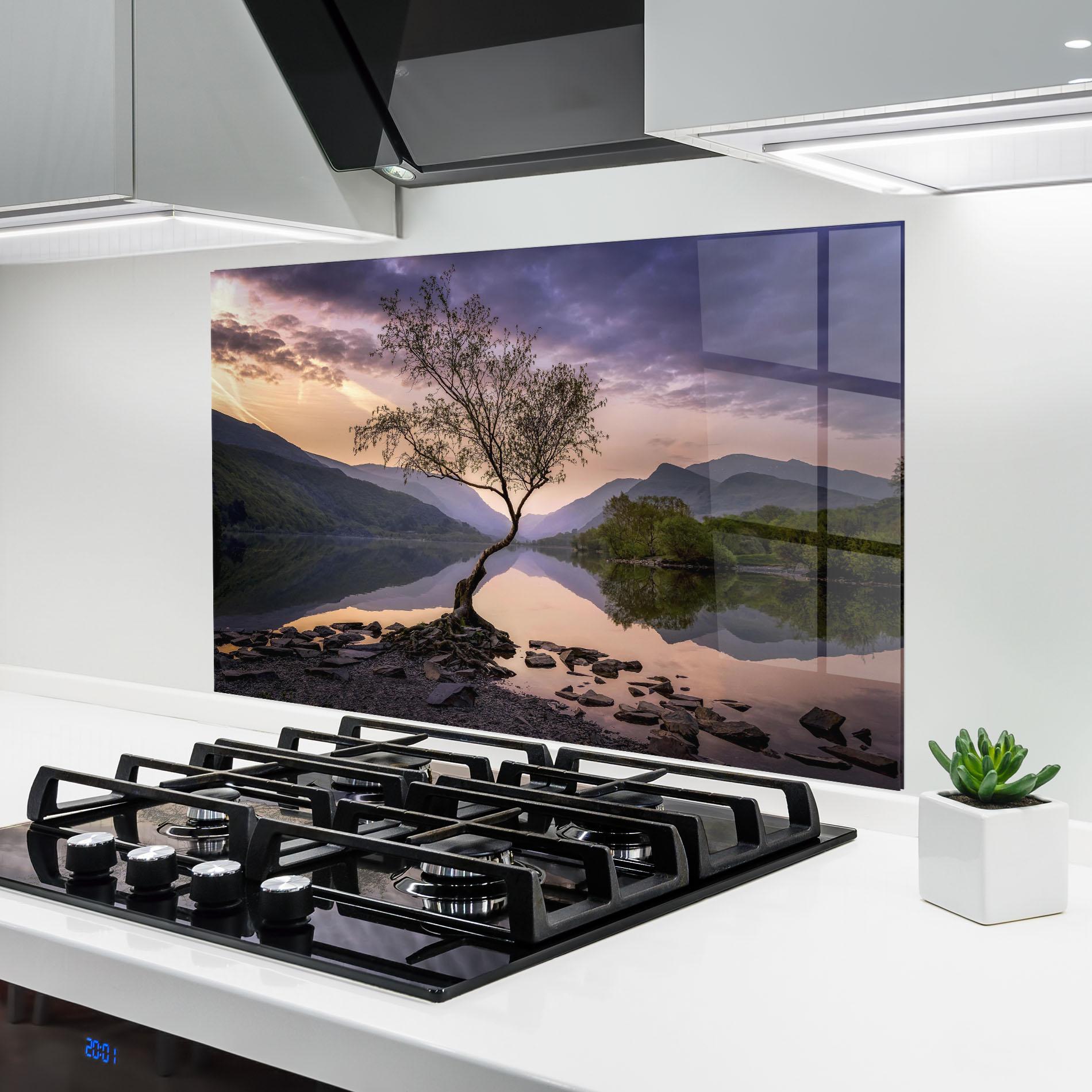 Panou Sticla Bucatarie Lone Tree mockup 6