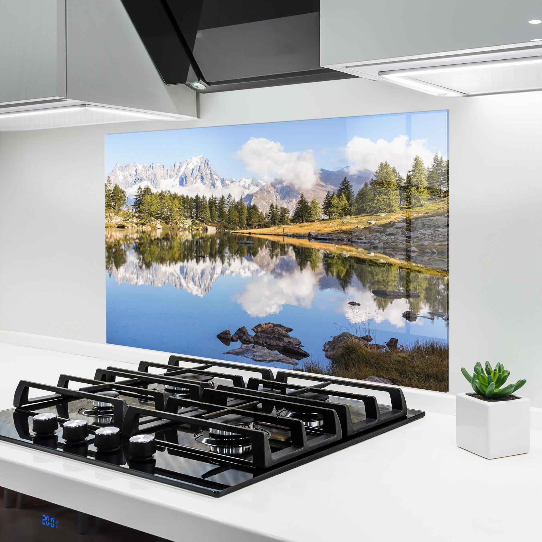 Panou Sticla Bucatarie Mountain Reflection mockup 6