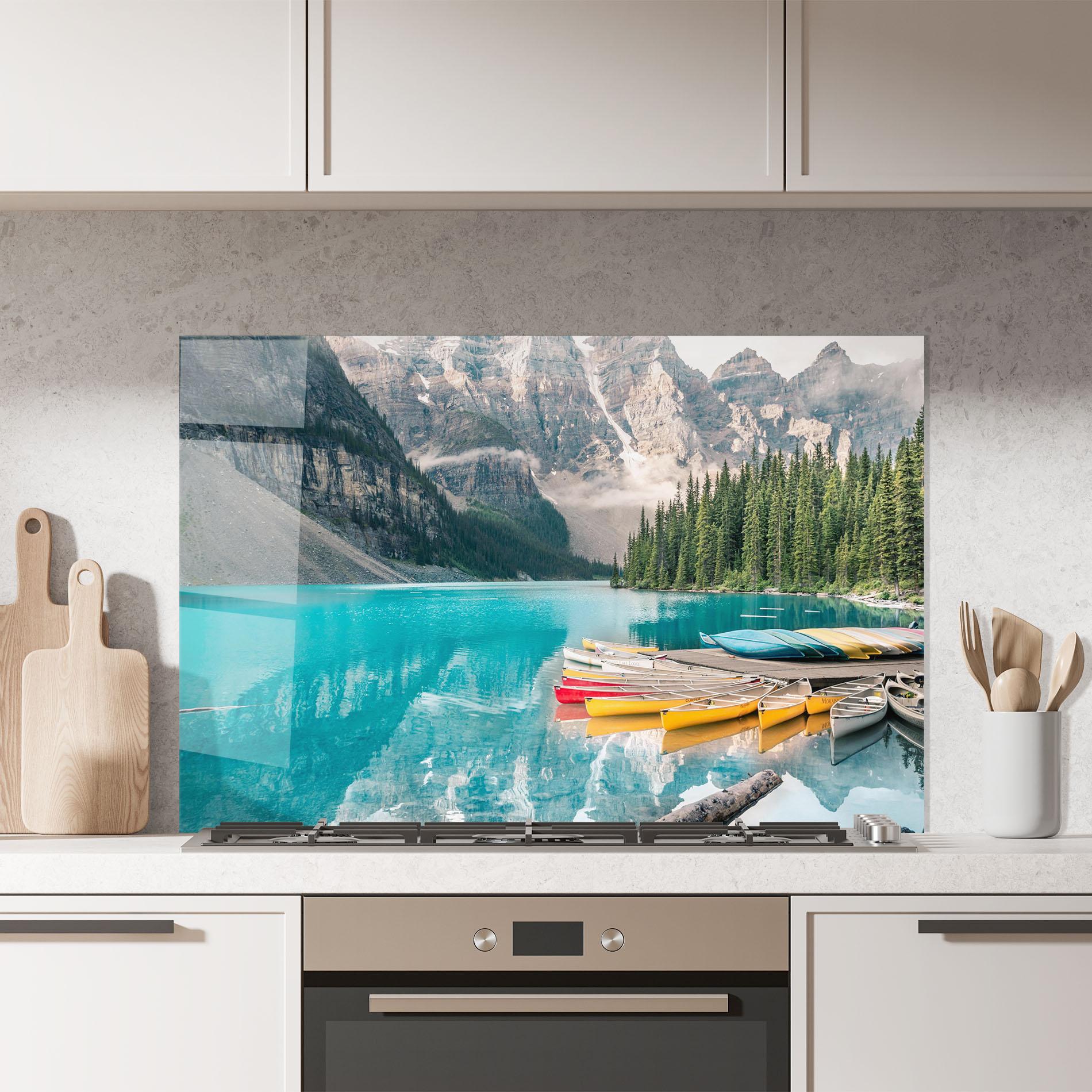 Panou Sticla Bucatarie Beautiful Moraine Lake mockup 7