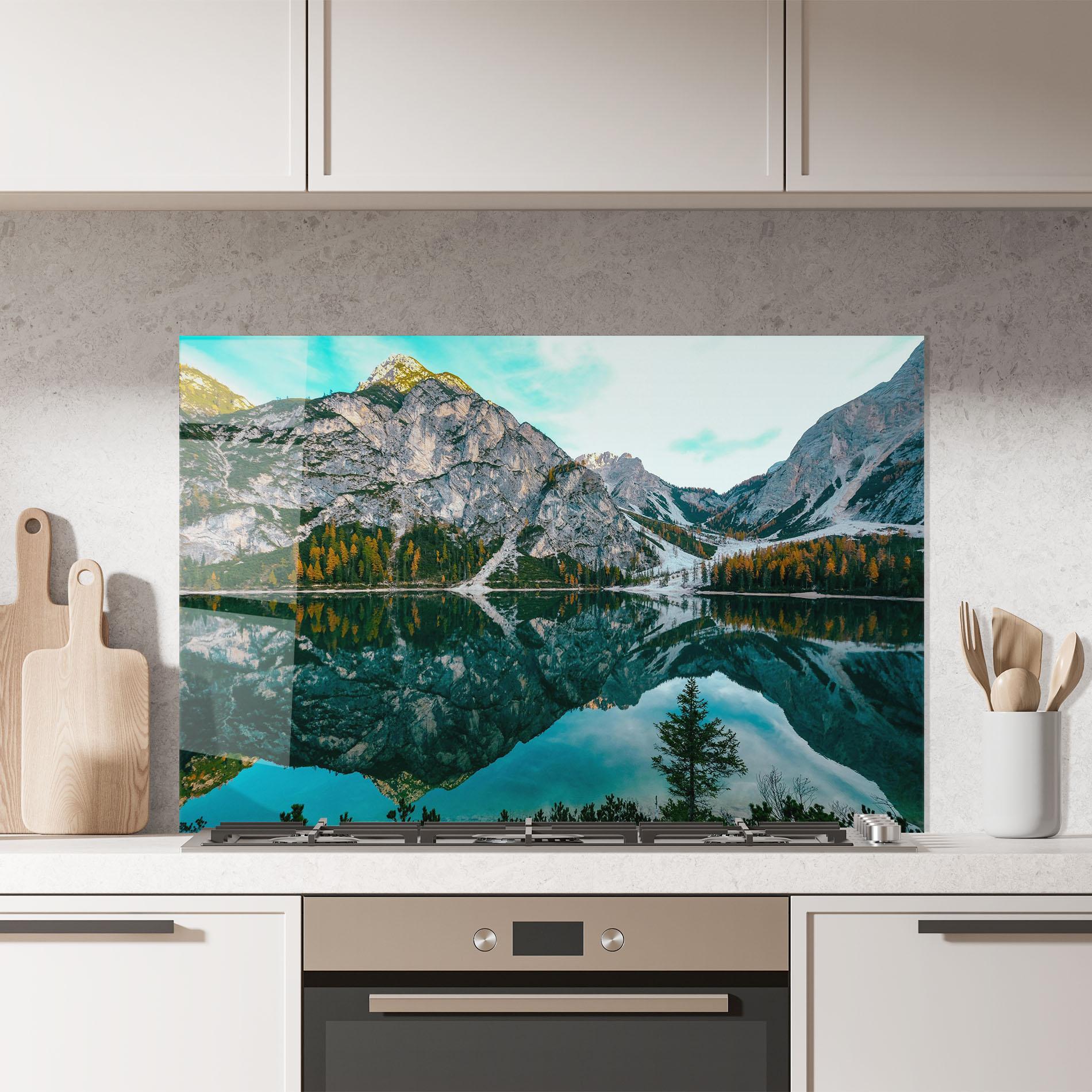 Panou Sticla Bucatarie Mountain Nice Lake mockup 7