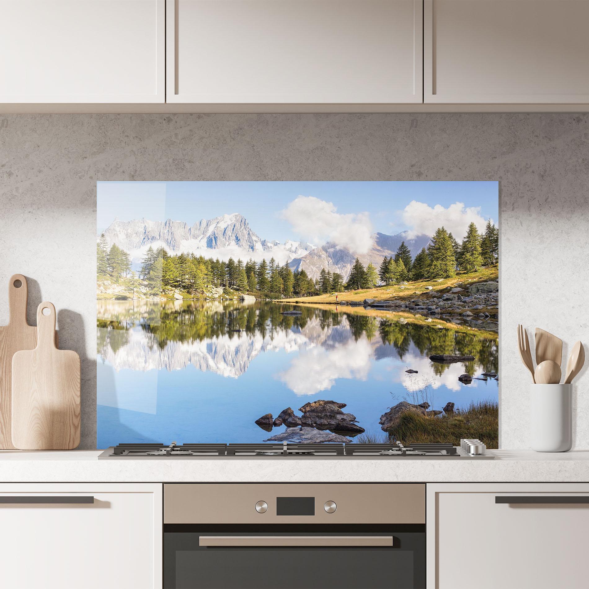 Panou Sticla Bucatarie Mountain Reflection mockup 7