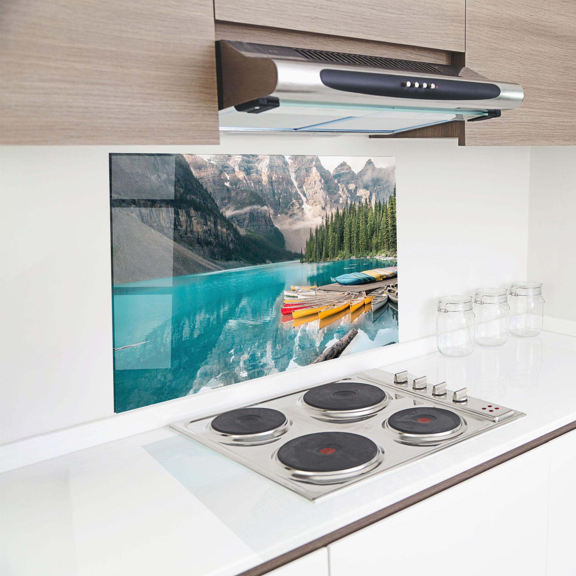 Panou Sticla Bucatarie Beautiful Moraine Lake mockup 8