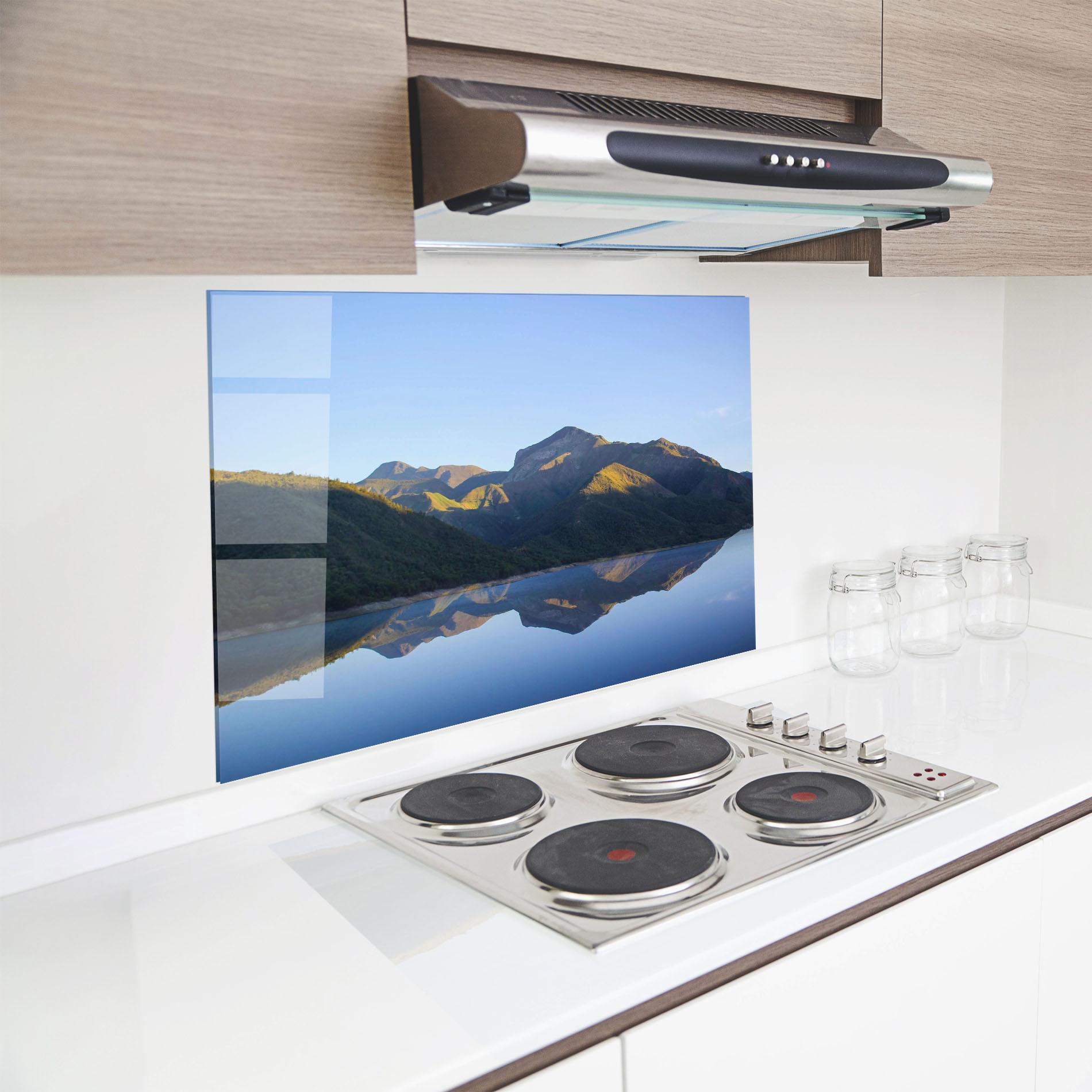 Panou Sticla Bucatarie Blue Nice Lake mockup 8