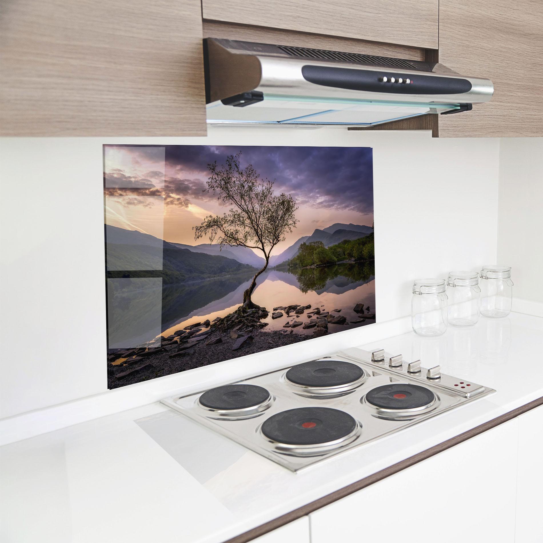 Panou Sticla Bucatarie Lone Tree mockup 8