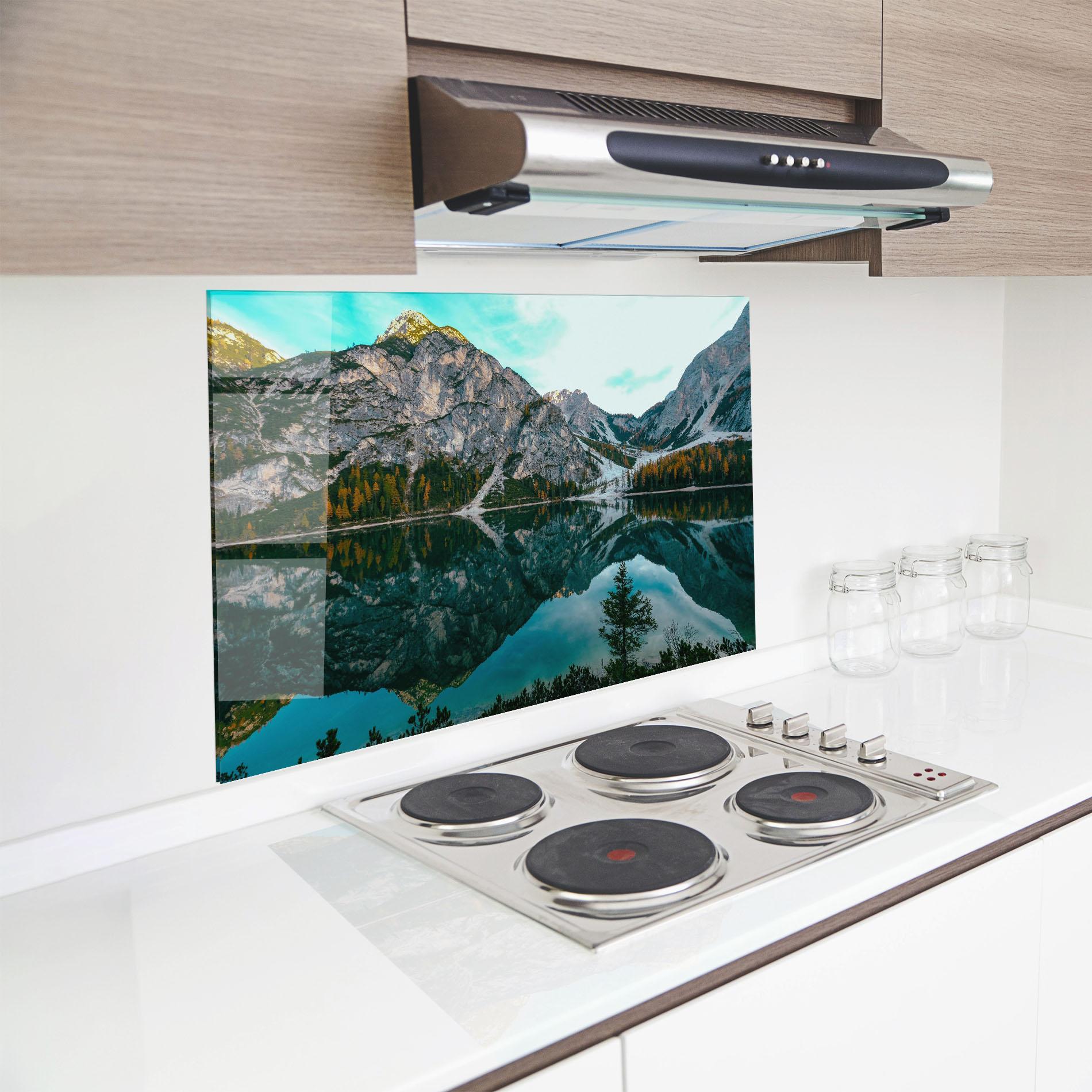 Panou Sticla Bucatarie Mountain Nice Lake mockup 8