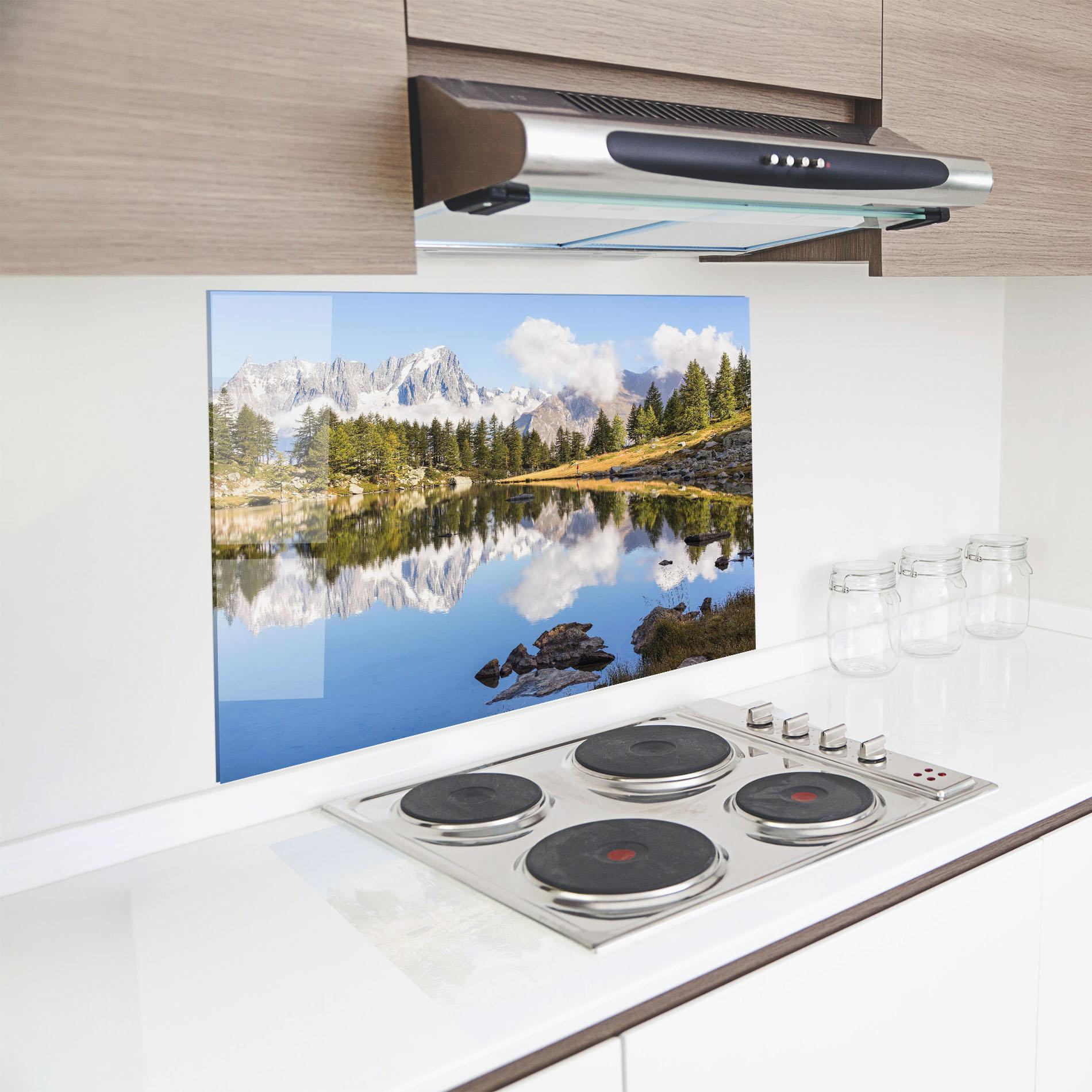 Panou Sticla Bucatarie Mountain Reflection mockup 8