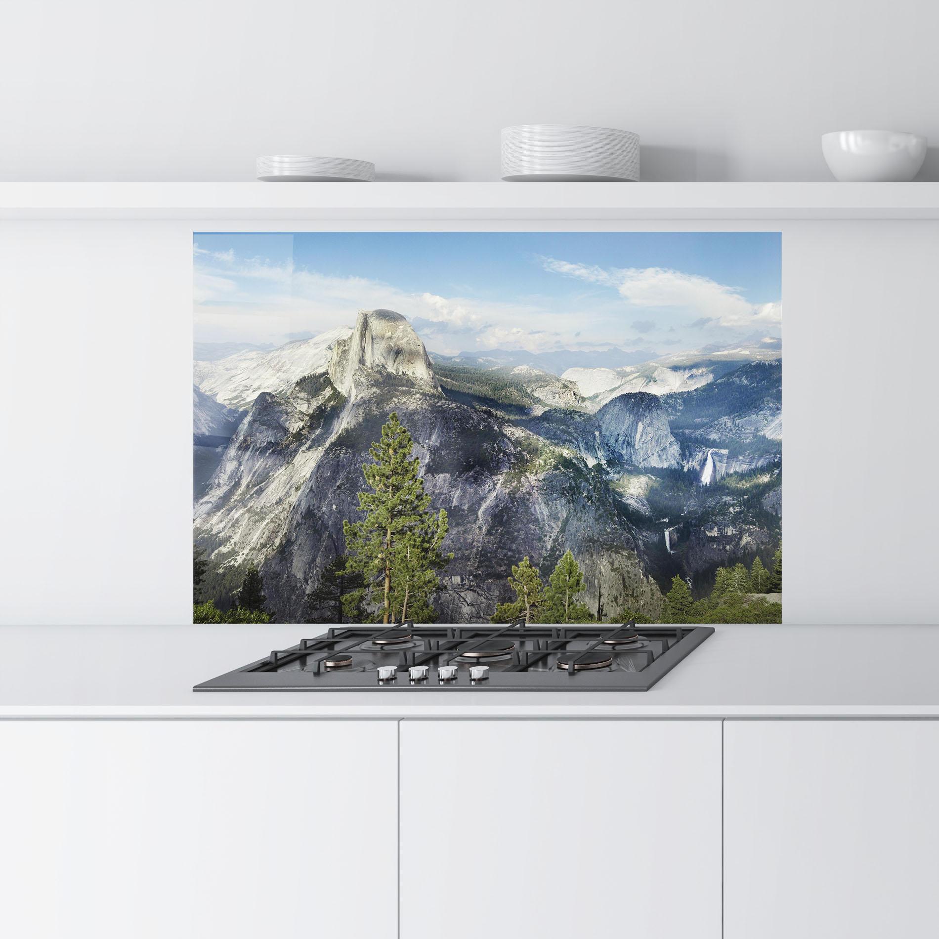 Panou Sticla Bucatarie Foggy Day Mountain mockup 9