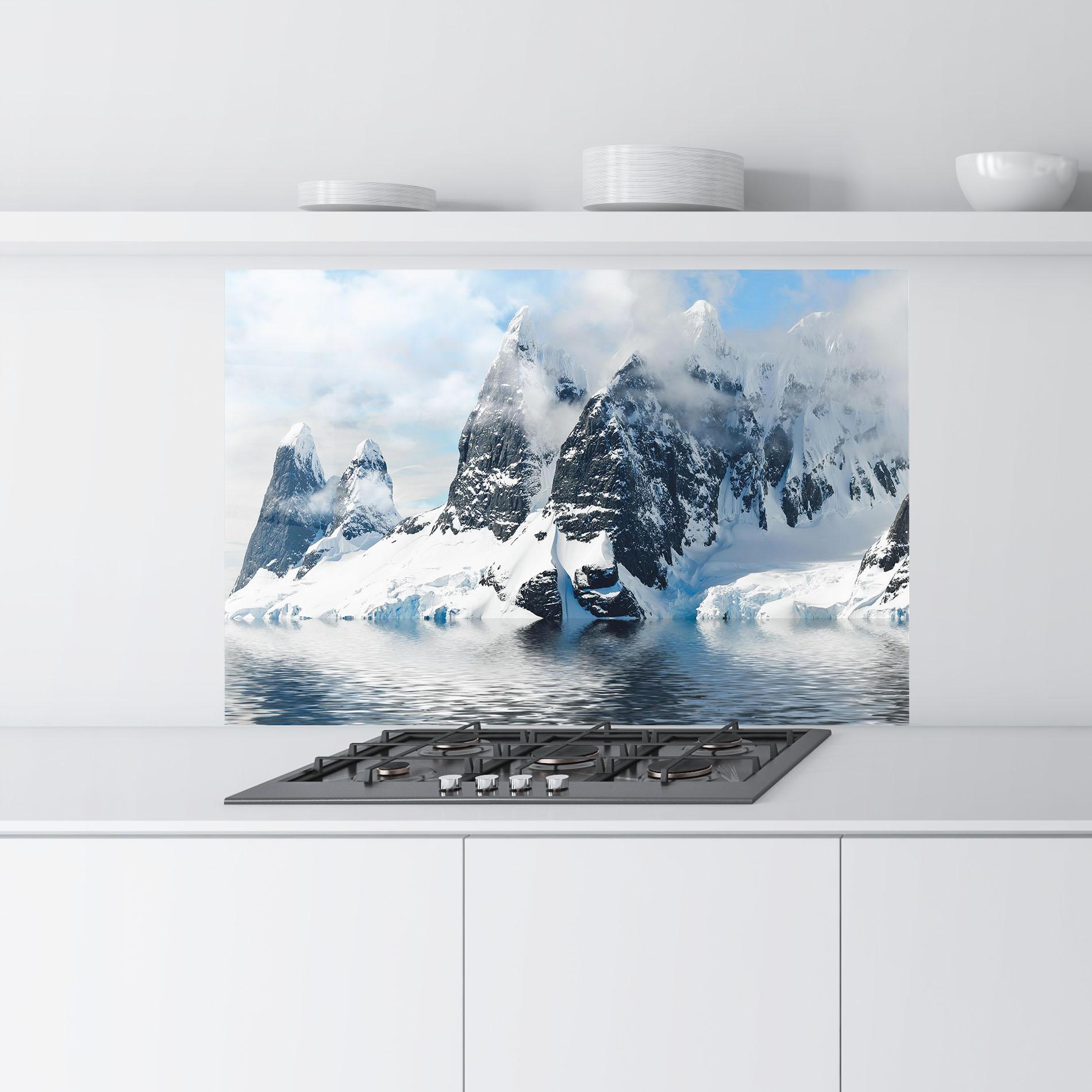 Panou Sticla Bucatarie Glacial Mountains mockup 9