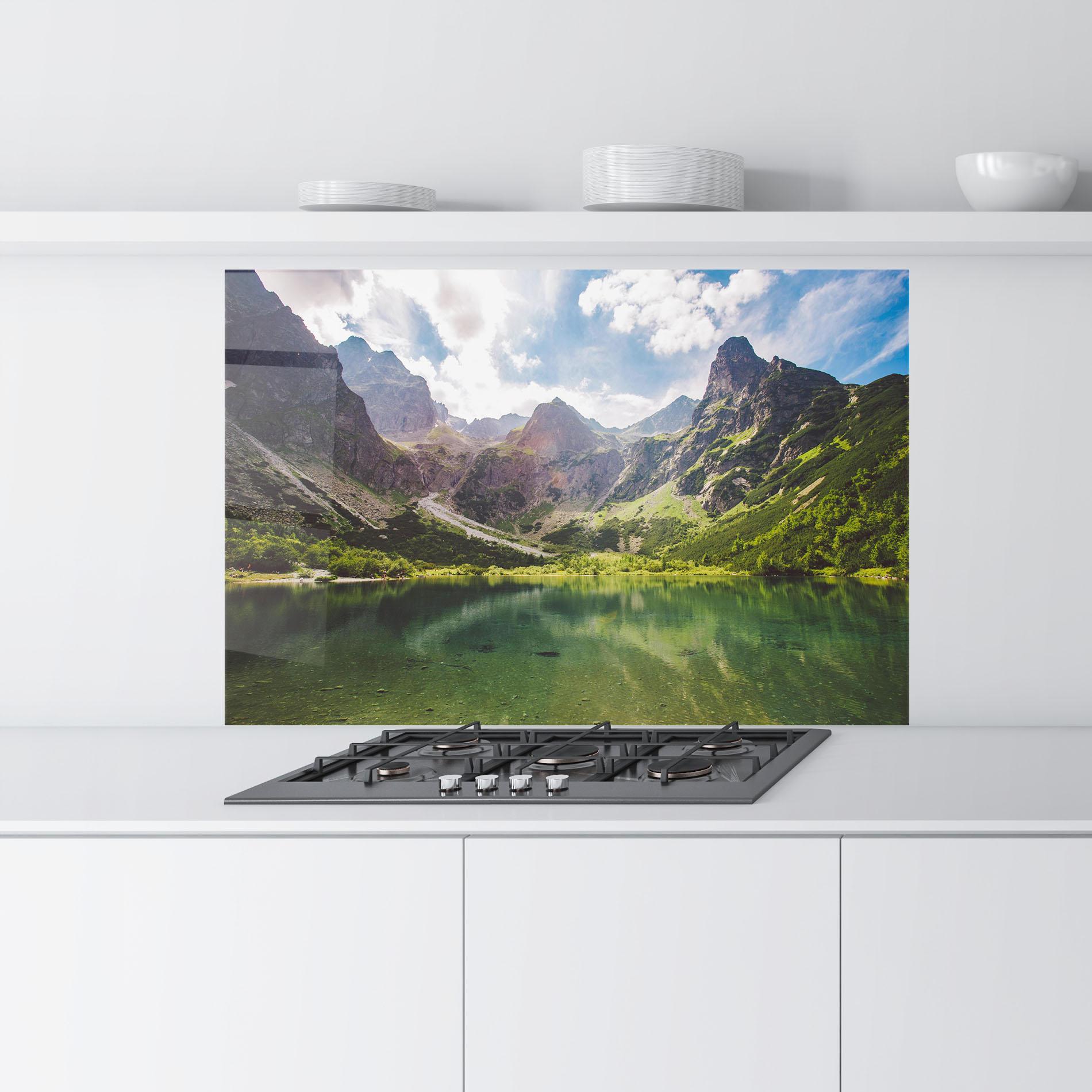 Panou Sticla Bucatarie Green Mountain mockup 9