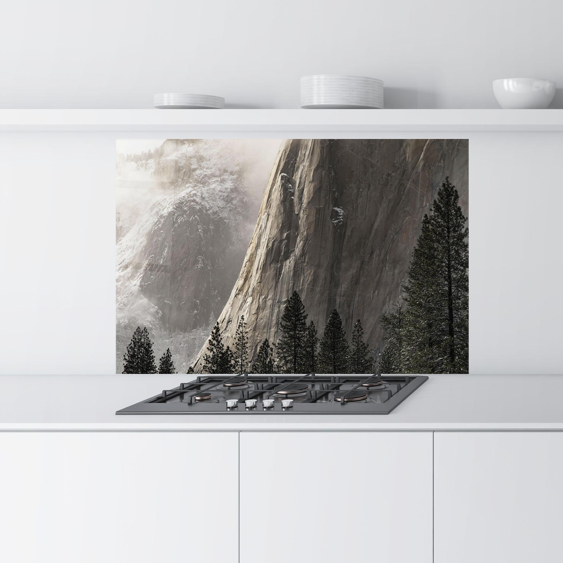 Panou Sticla Bucatarie Green Tree Mountain mockup 9