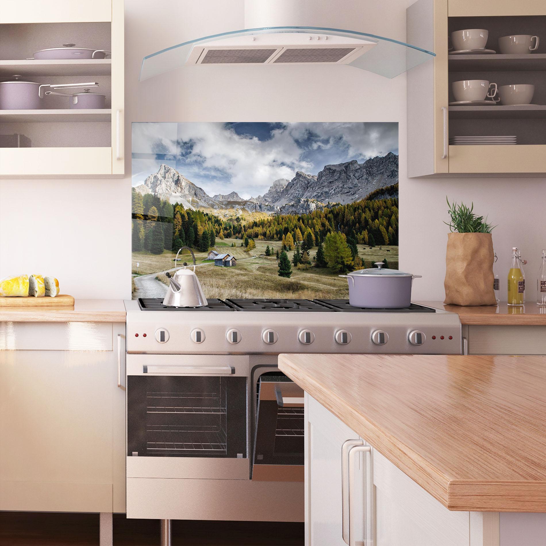 Panou Sticla Bucatarie Cloudy Mountains View mockup 1