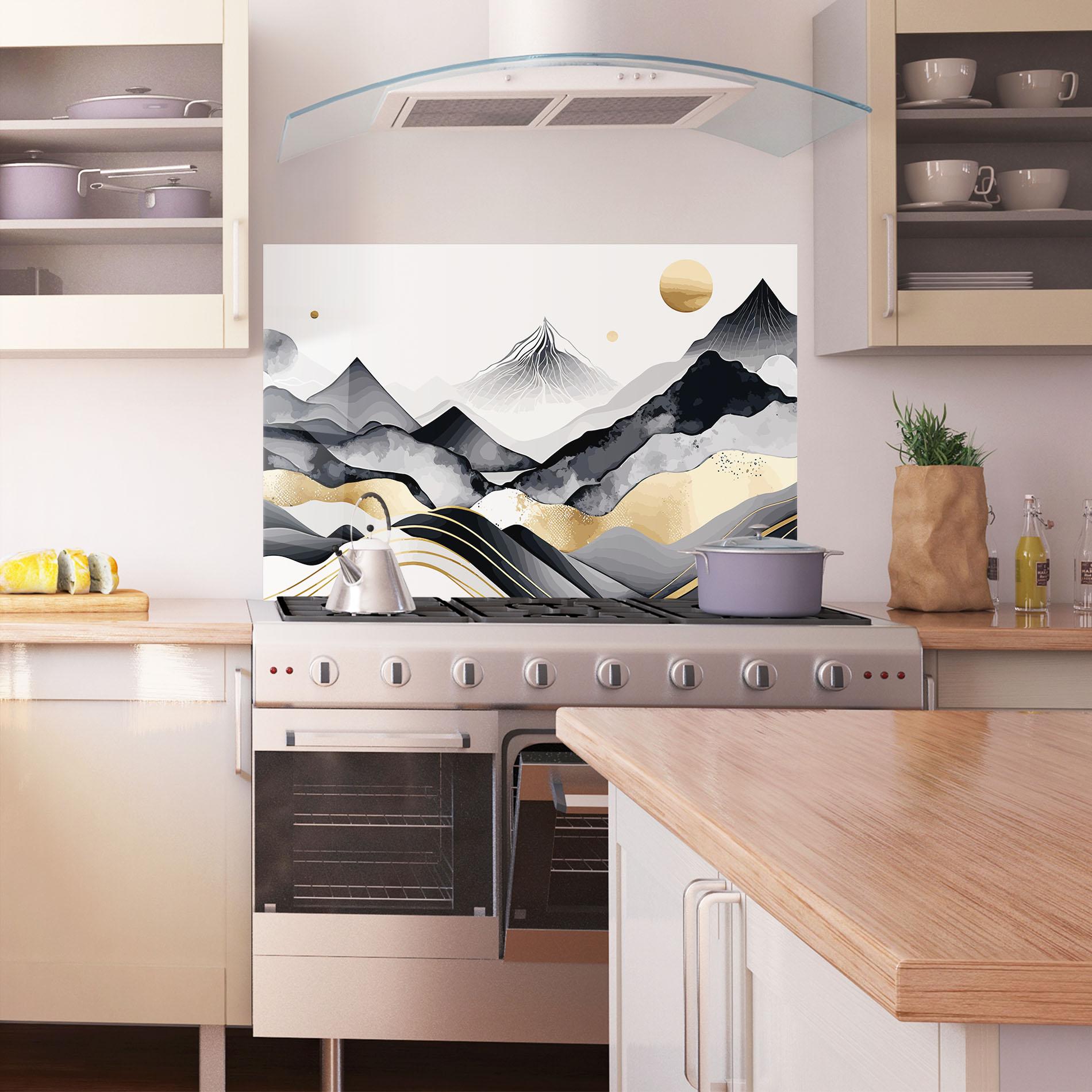 Panou Sticla Bucatarie Gold Black Mountain mockup 1