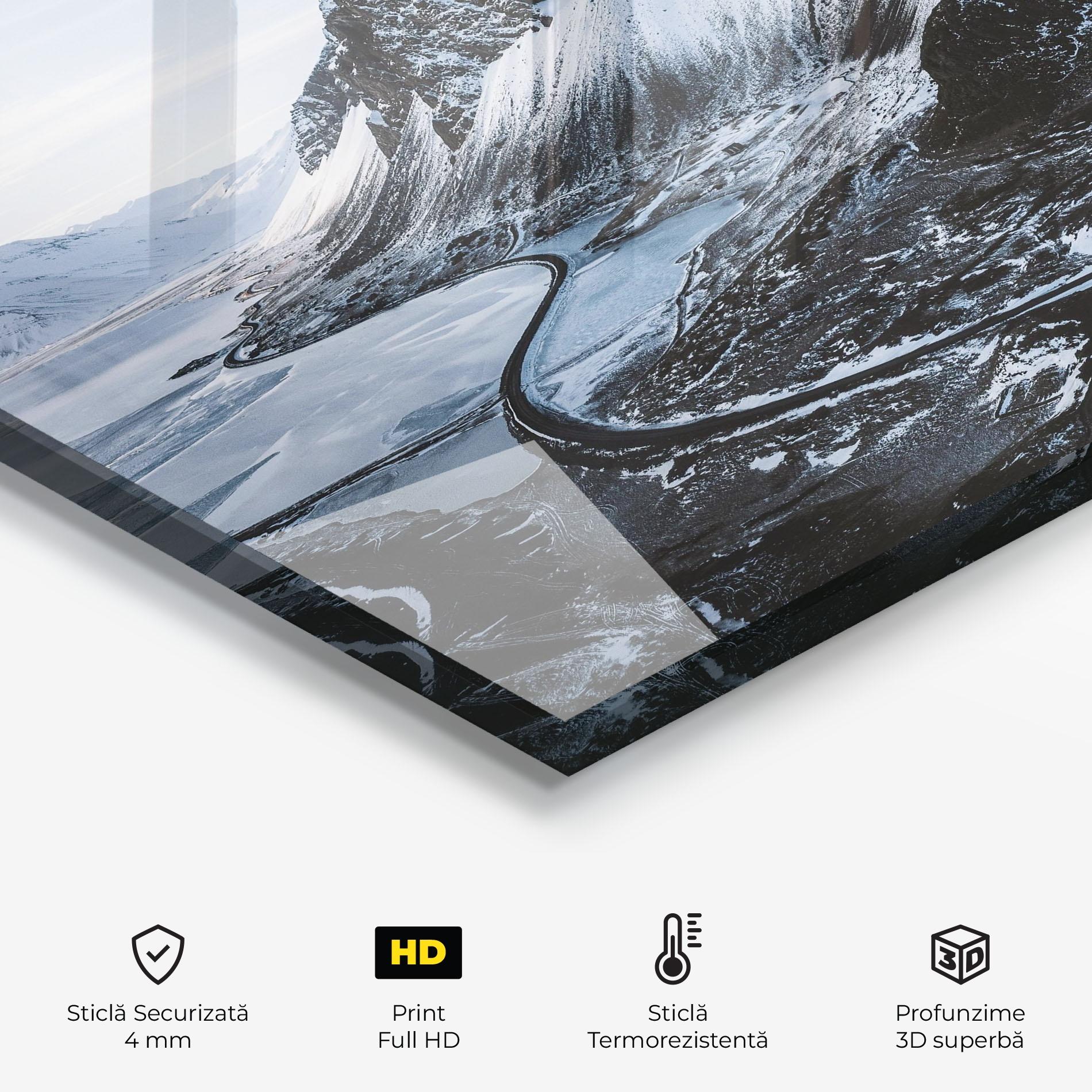 Panou Sticla Bucatarie Black Snowy Mountain mockup 2