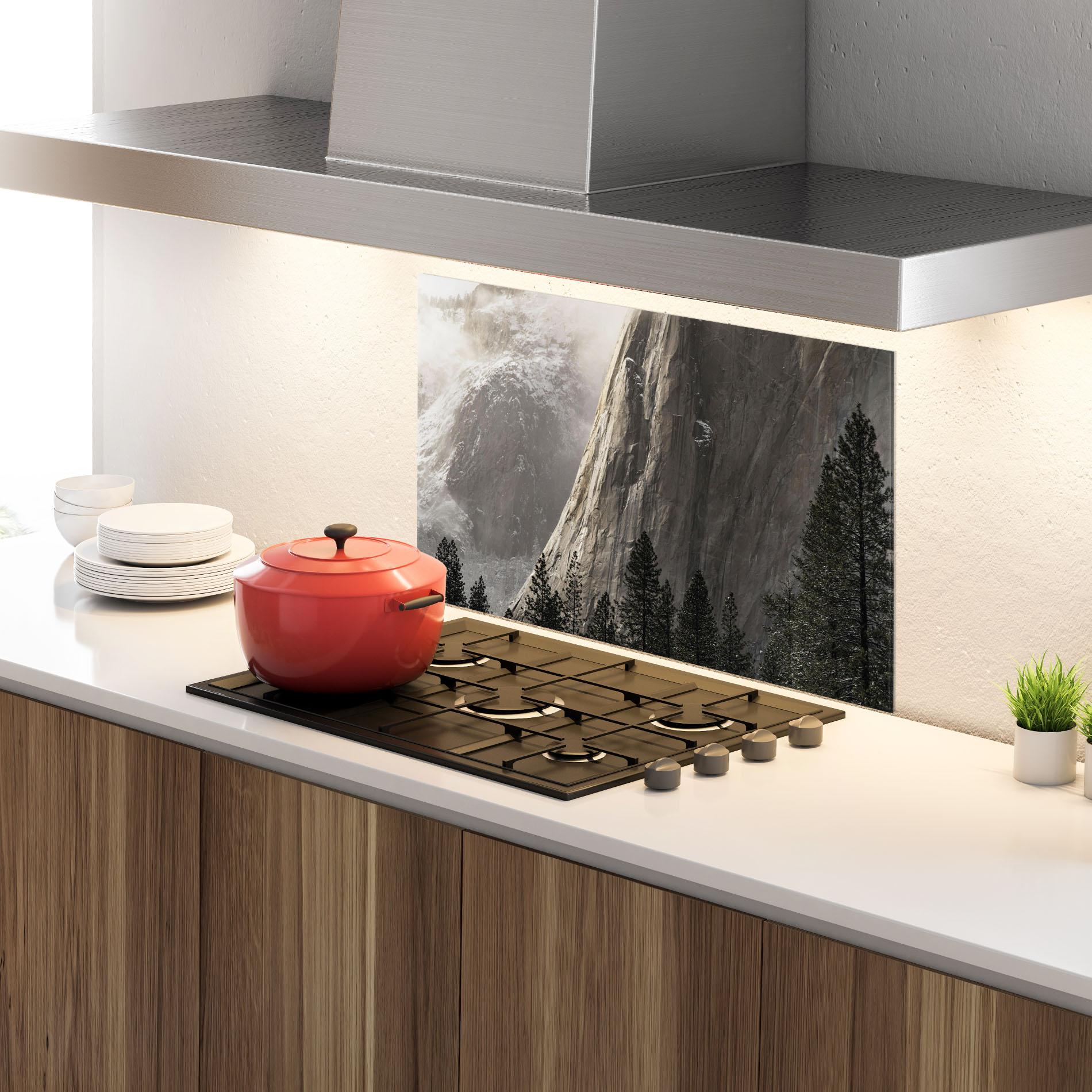 Panou Sticla Bucatarie Green Tree Mountain mockup 4