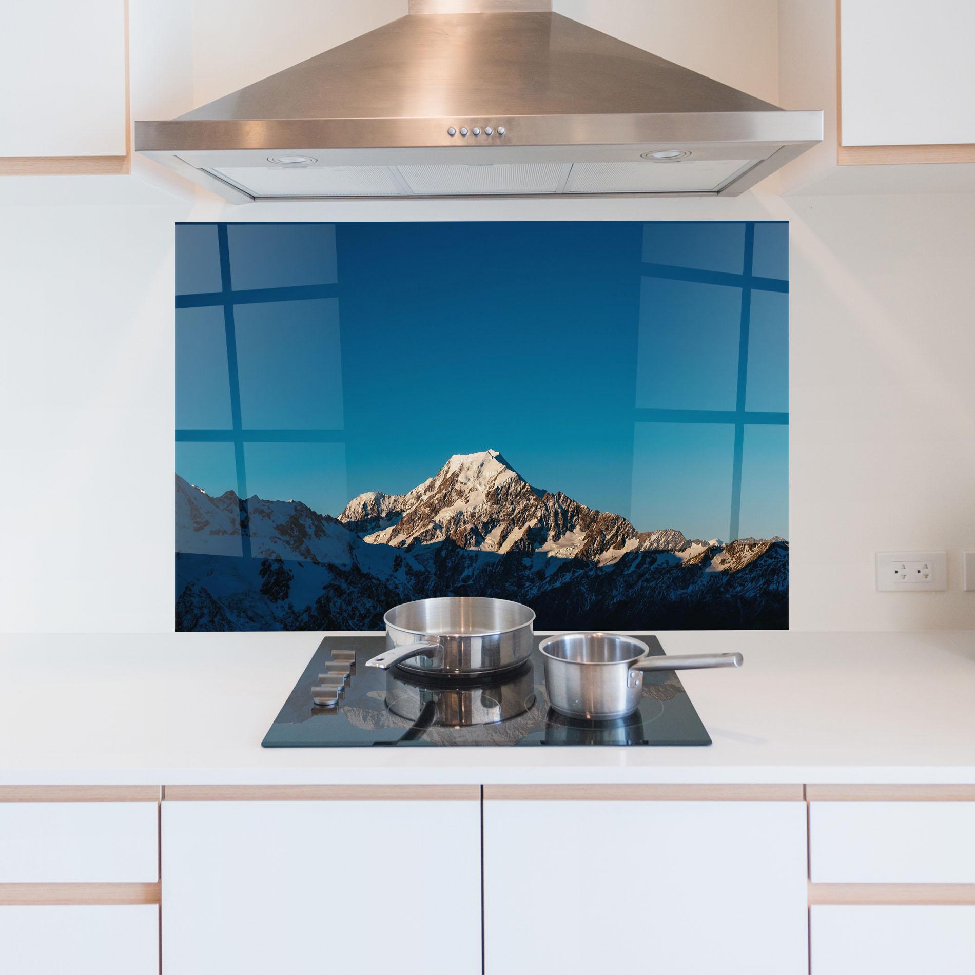 Panou Sticla Bucatarie Blue Snowy Mountain mockup 5