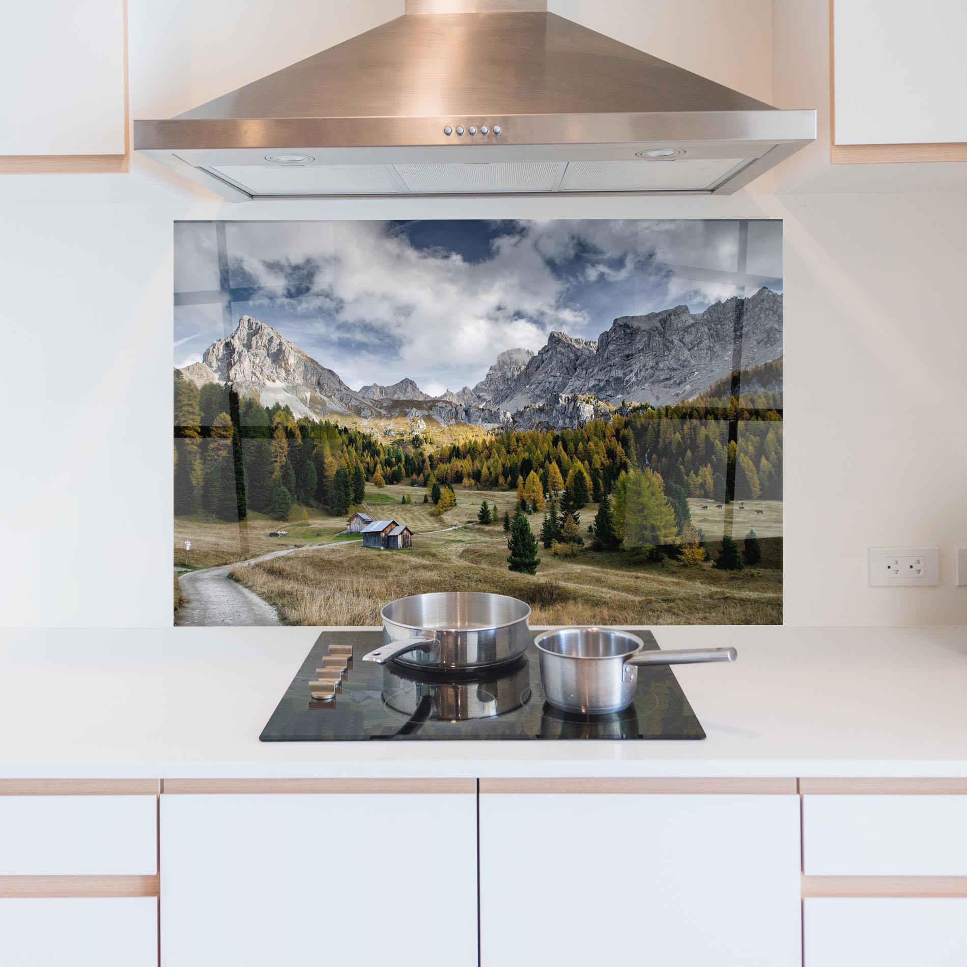 Panou Sticla Bucatarie Cloudy Mountains View mockup 5