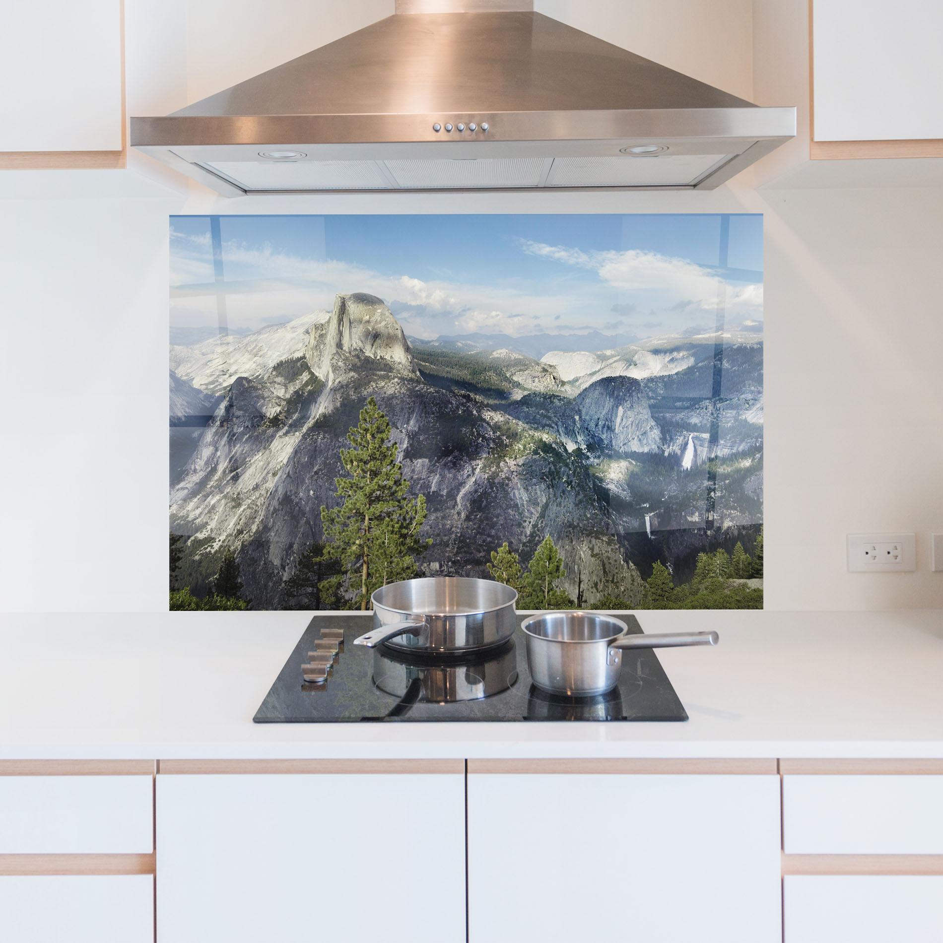 Panou Sticla Bucatarie Foggy Day Mountain mockup 5