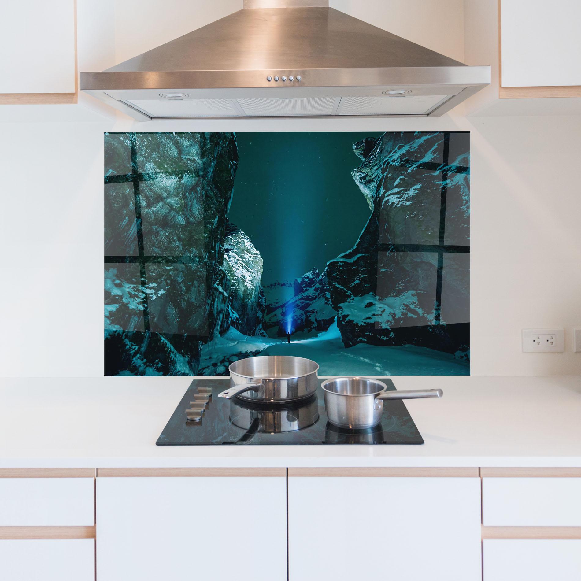 Panou Sticla Bucatarie Green Light Mountain mockup 5